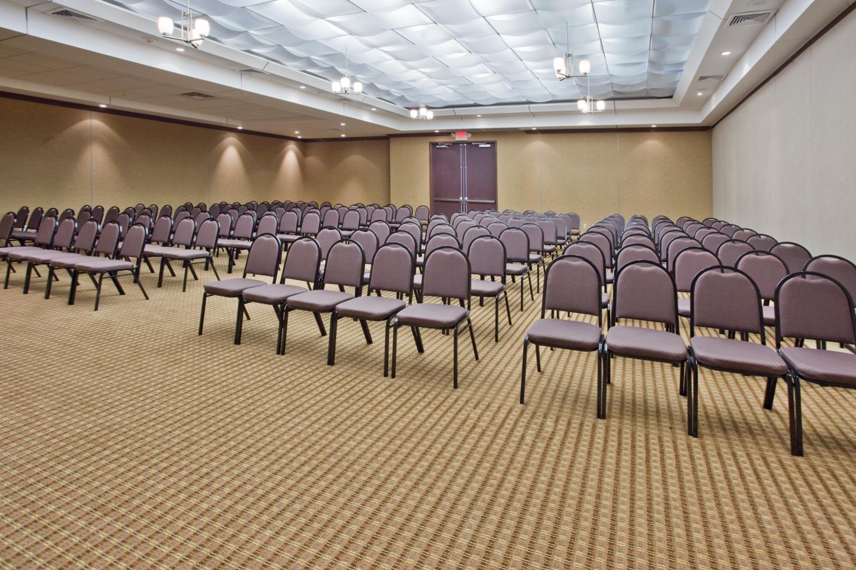 Macon Vacations - Holiday Inn Macon North, an IHG Hotel - Property Image 38