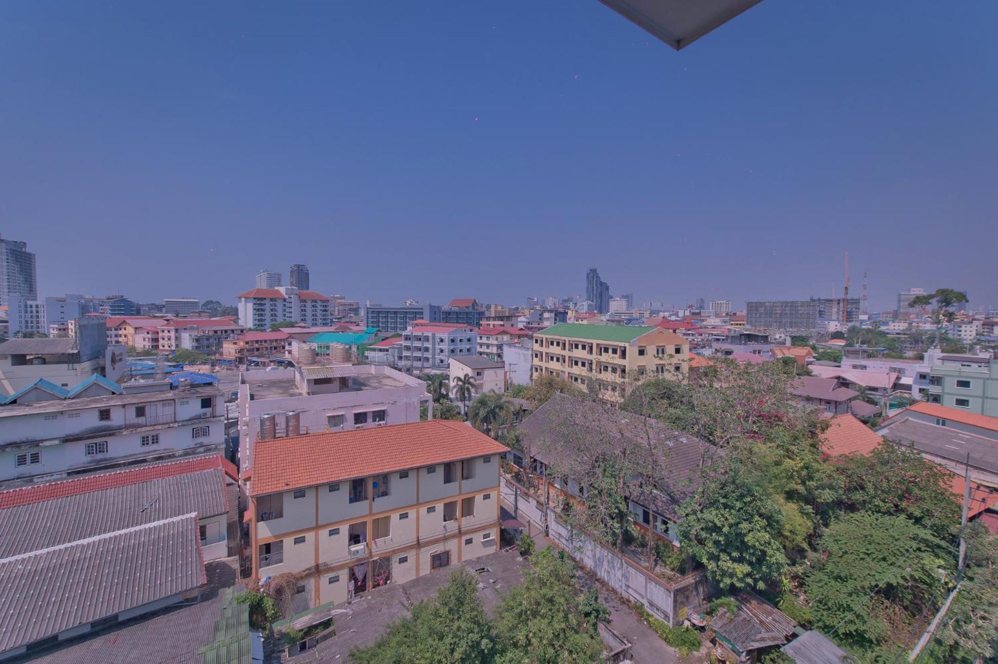 CITY VIEW STUDIO in City Center Residence view 5