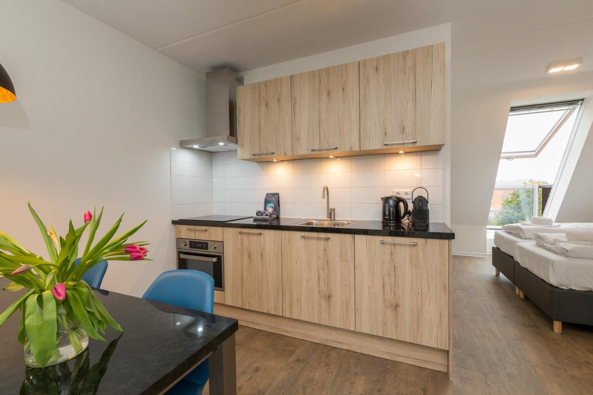 Welcome in - Aparthotel Zoutelande, studio's en app voor 2-6 pers - 50m van het strand in hartje centrum view 5