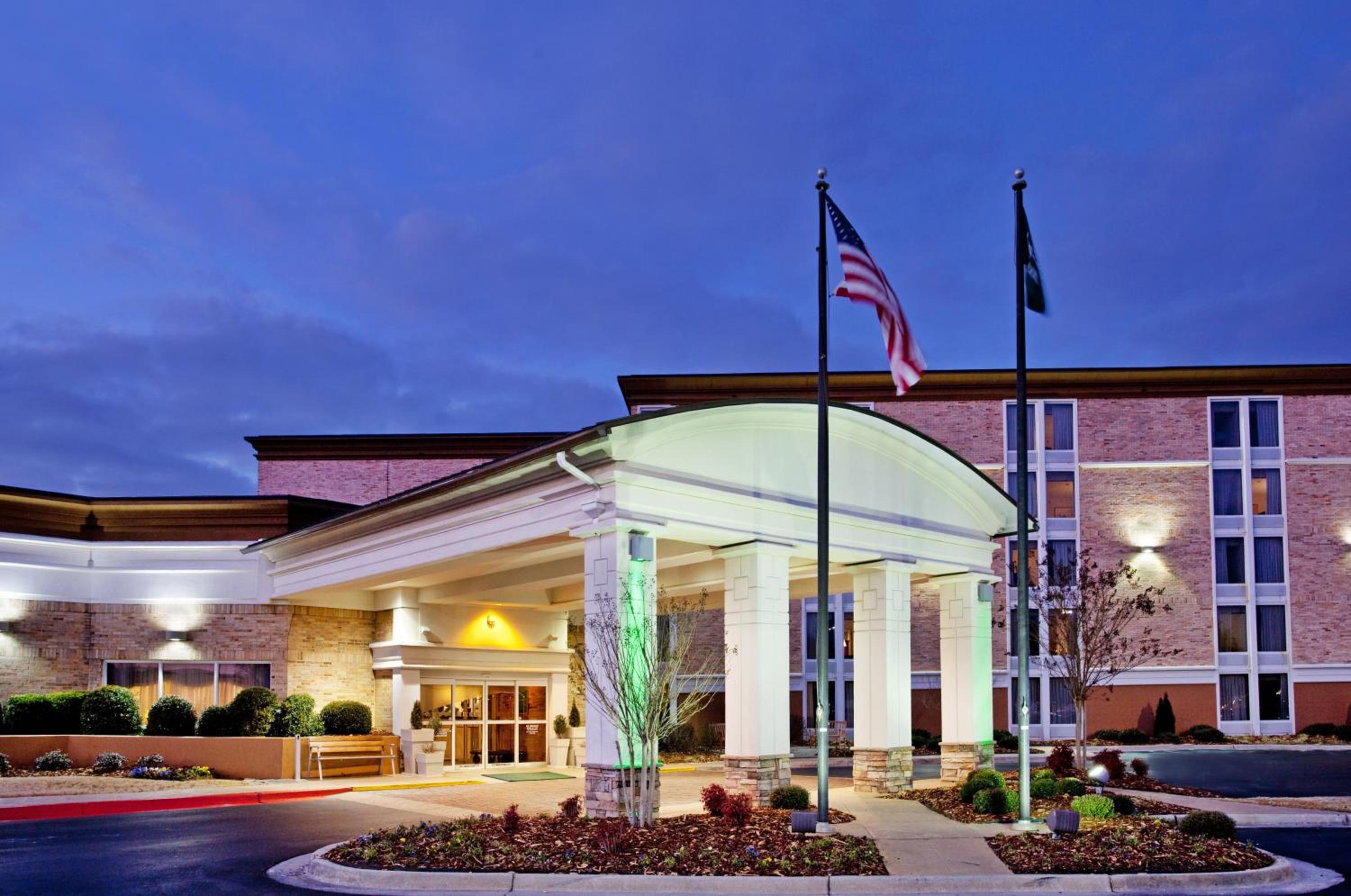 Hotel Holiday Inn Huntsville - Research Park, an IHG Hotel - Image 1