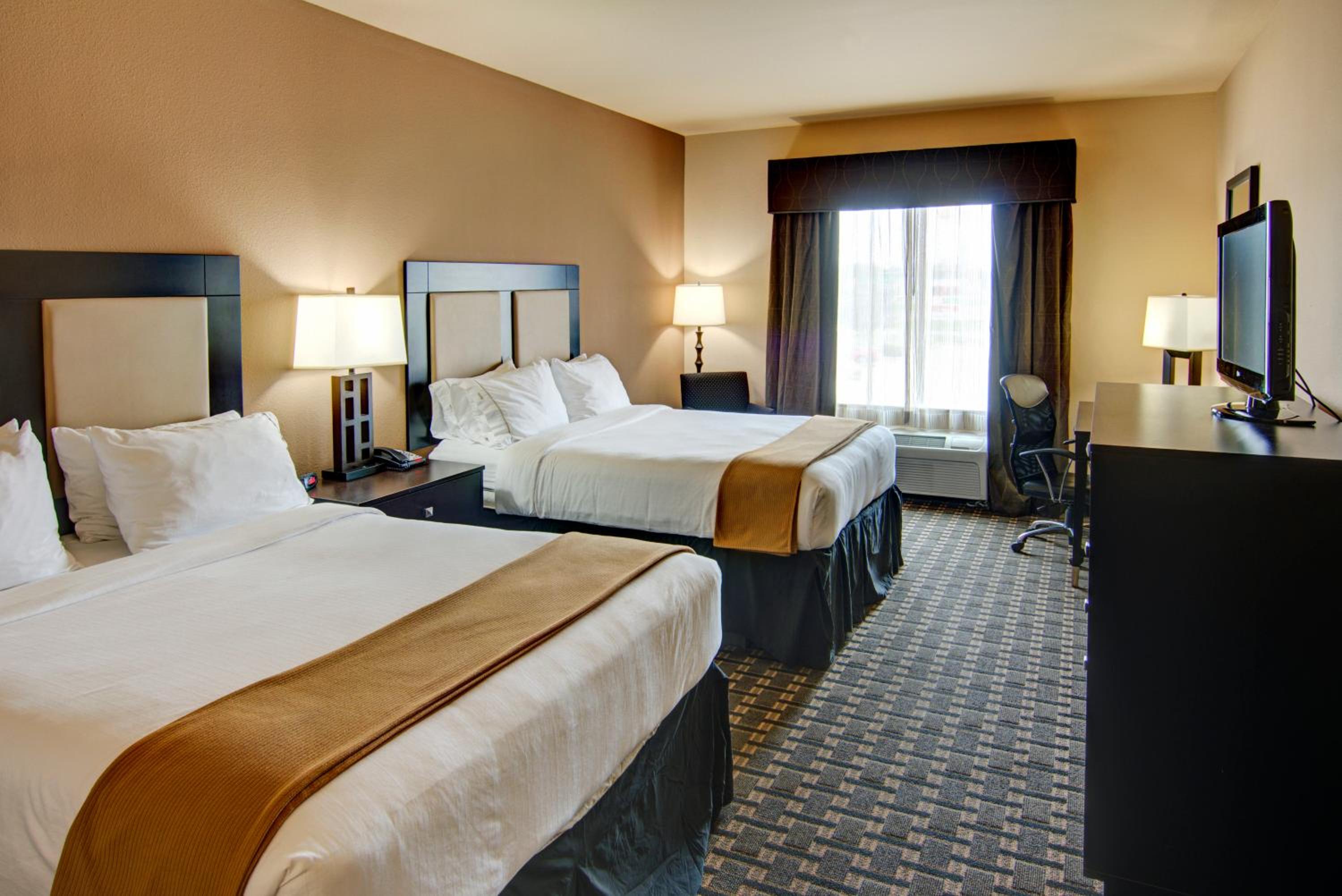 Paris Vacations - Holiday Inn Express Hotel  Suites Paris, an IHG Hotel - Property Image 21