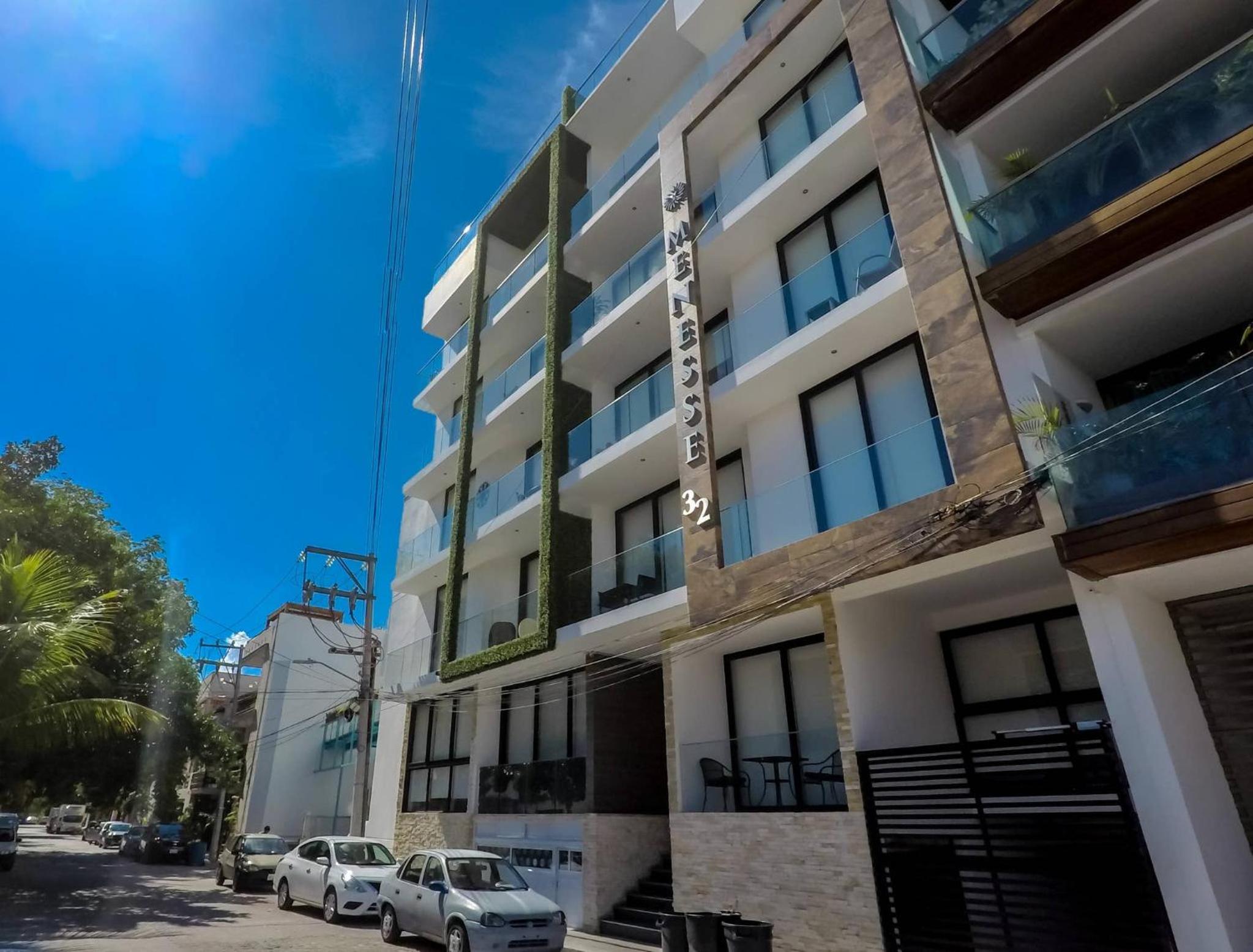 Lovely 1 Br apartment, 3 Blocks To Mamitas, Roof Pool Views, Bbq view 5