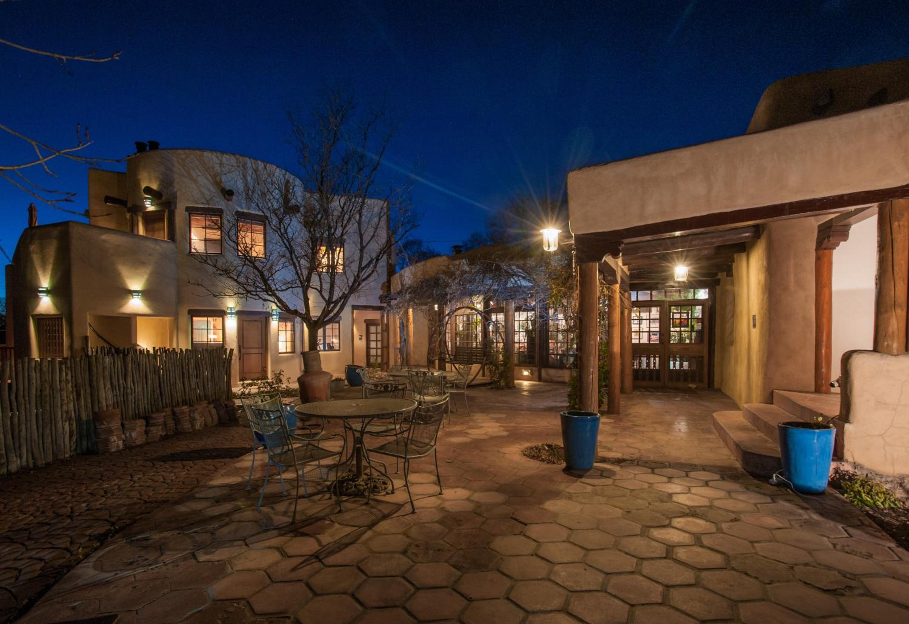 Inn on La Loma Plaza