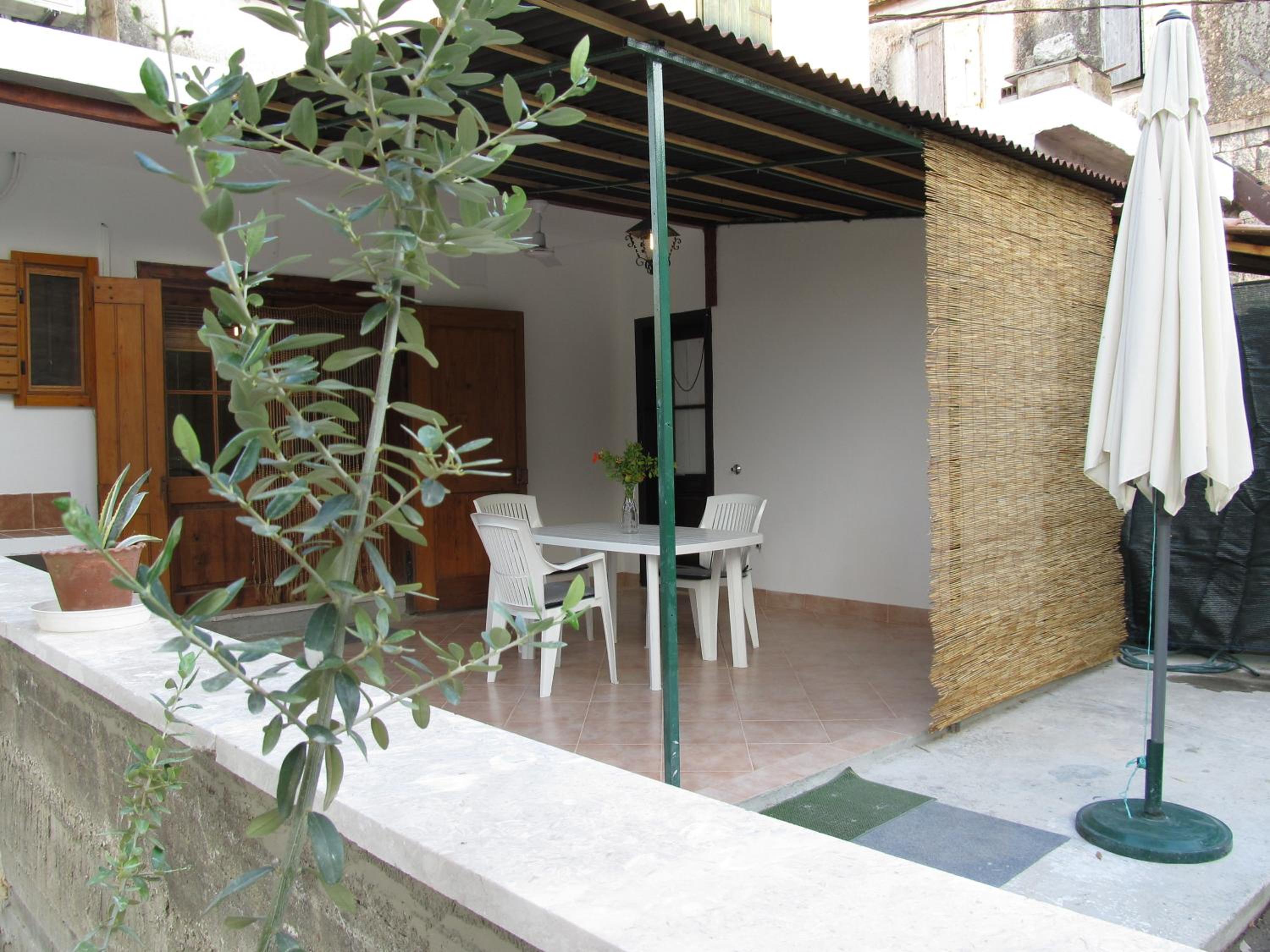 Guesthouse Trogir Proto-Free parking view 2