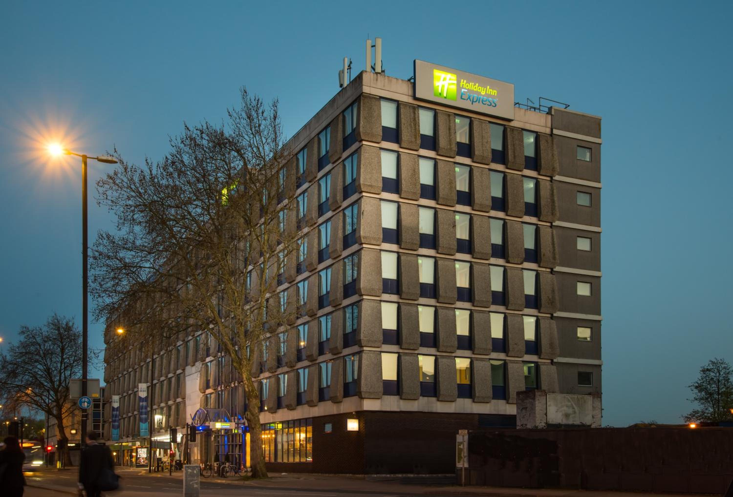 Hotel Holiday Inn Express Bristol City Centre, an IHG Hotel - Image 1