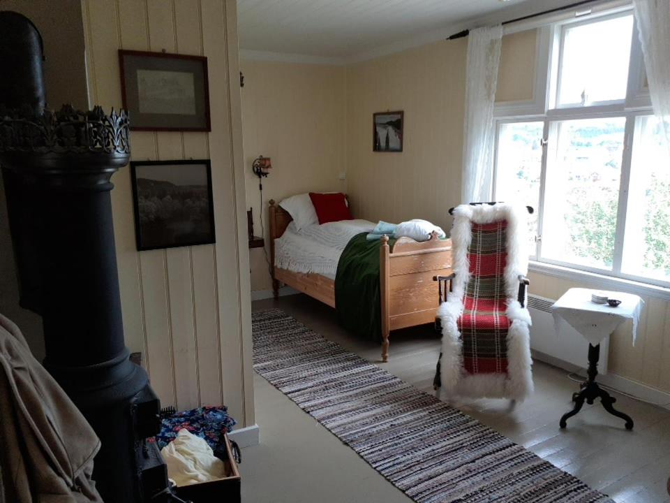 Photo 8