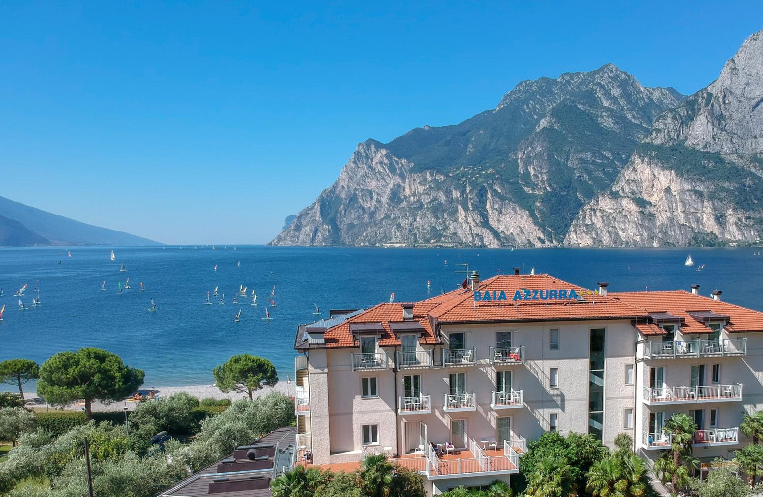 Hotel Baia Azzurra - Lake Front