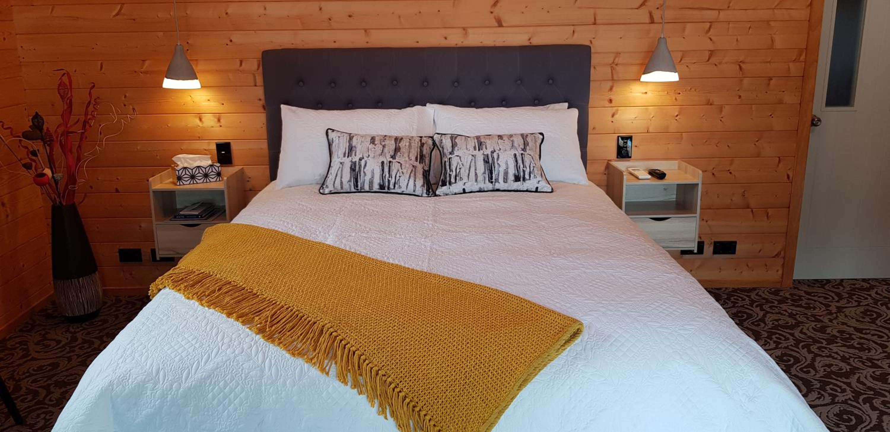 Cosy Cabin in the Paddocks - Breakfast Included view 4