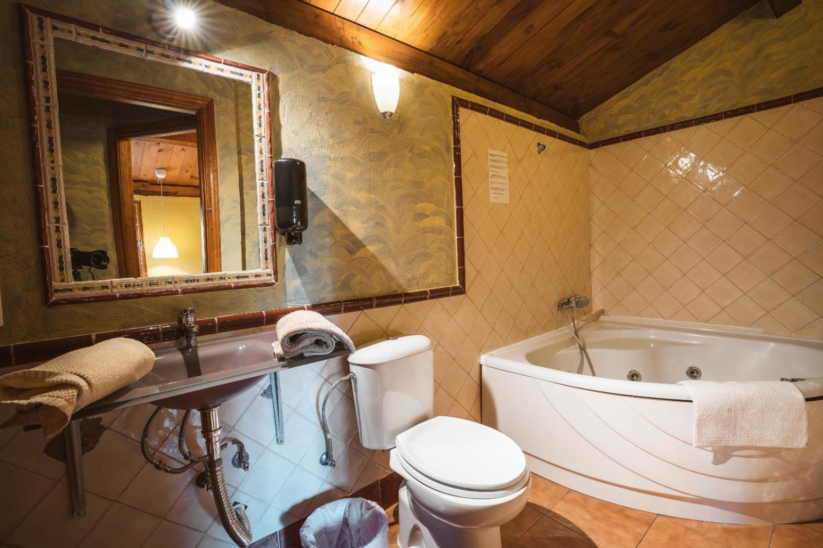 Fuente del Lobo Glamping & Bungalows - Adults Only