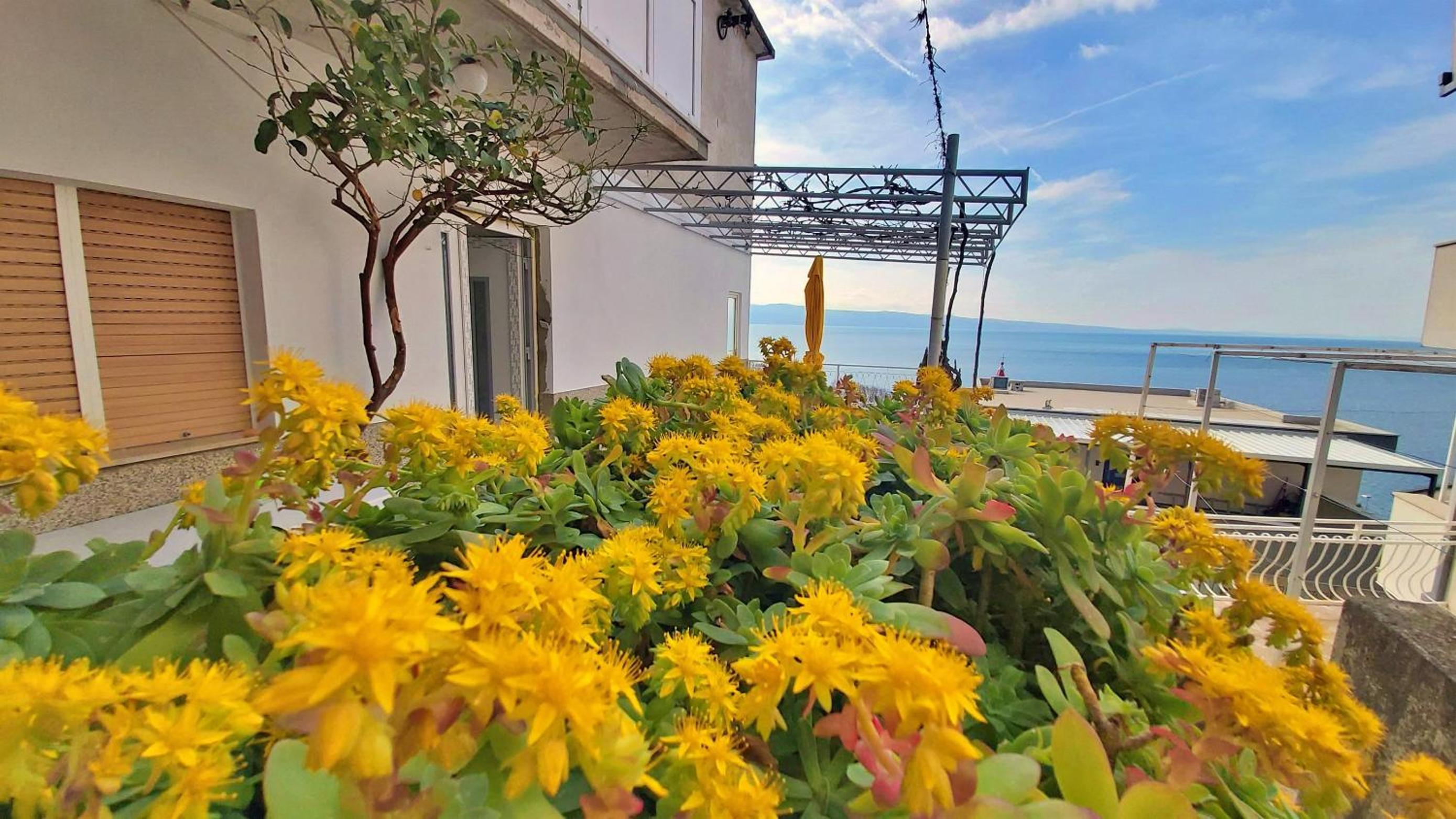 Apartment Cedo en Omiš — balance & terrace