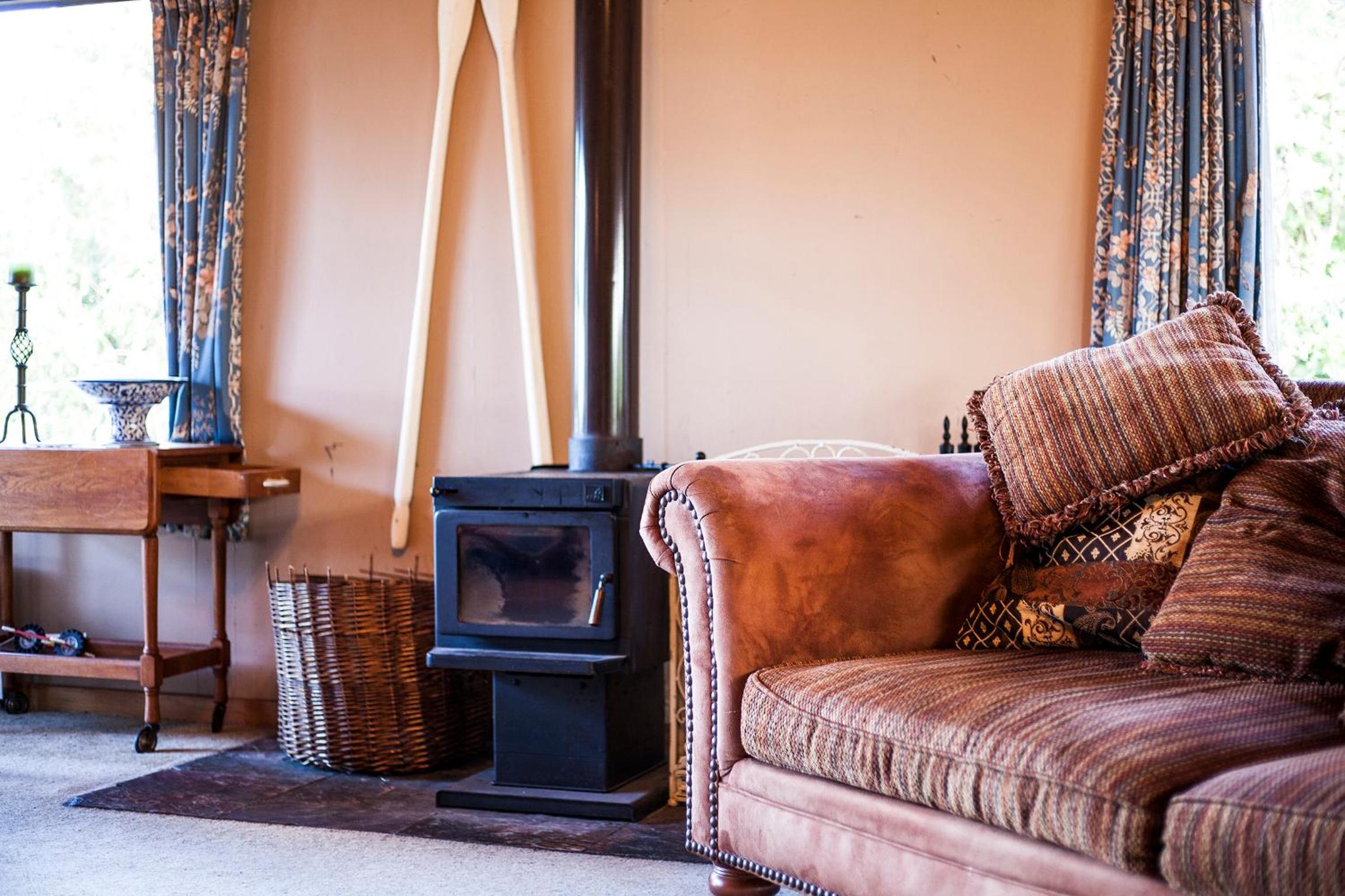 Riverbed Lodge - Lake Taupo Home view 2