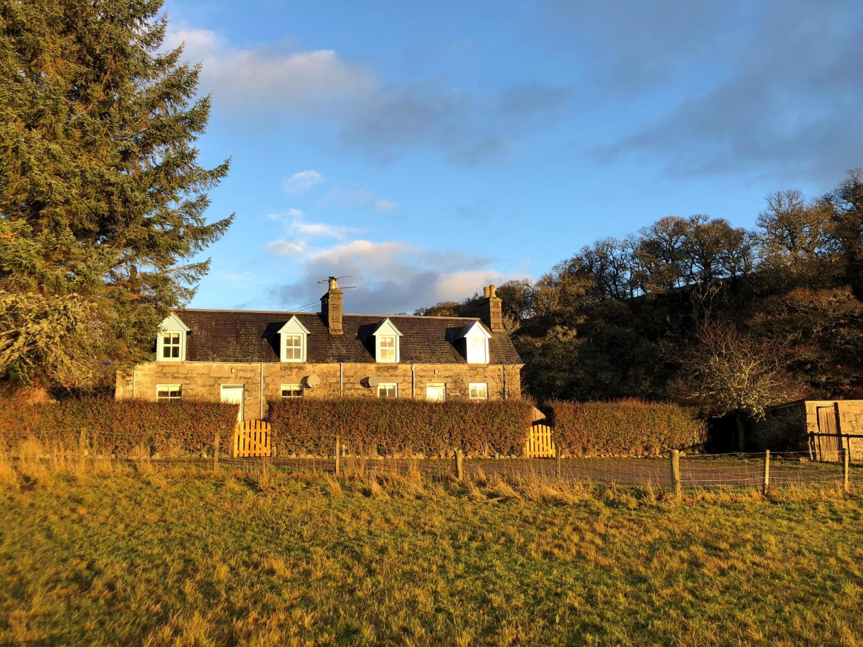 Burnside & Jocks Cottage on the Blarich Estate view 3
