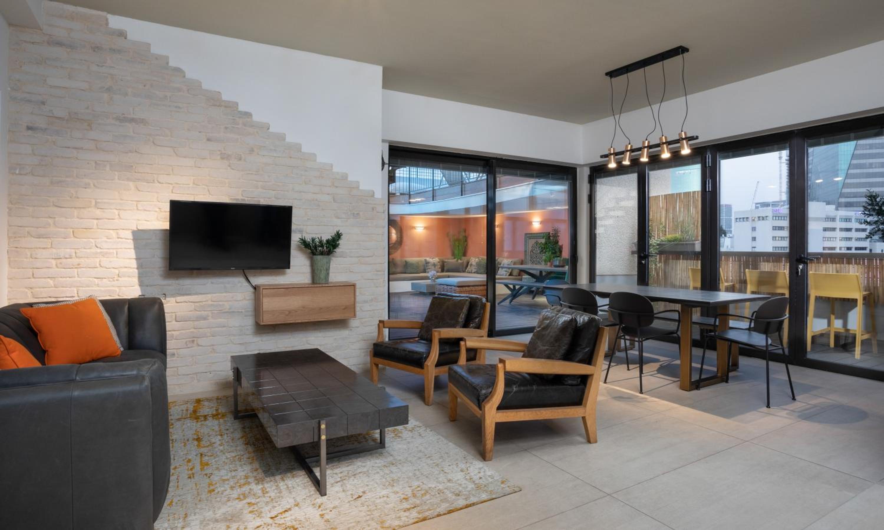 Penthouse 3BR near Rothschild bd by HolyGuest view 4