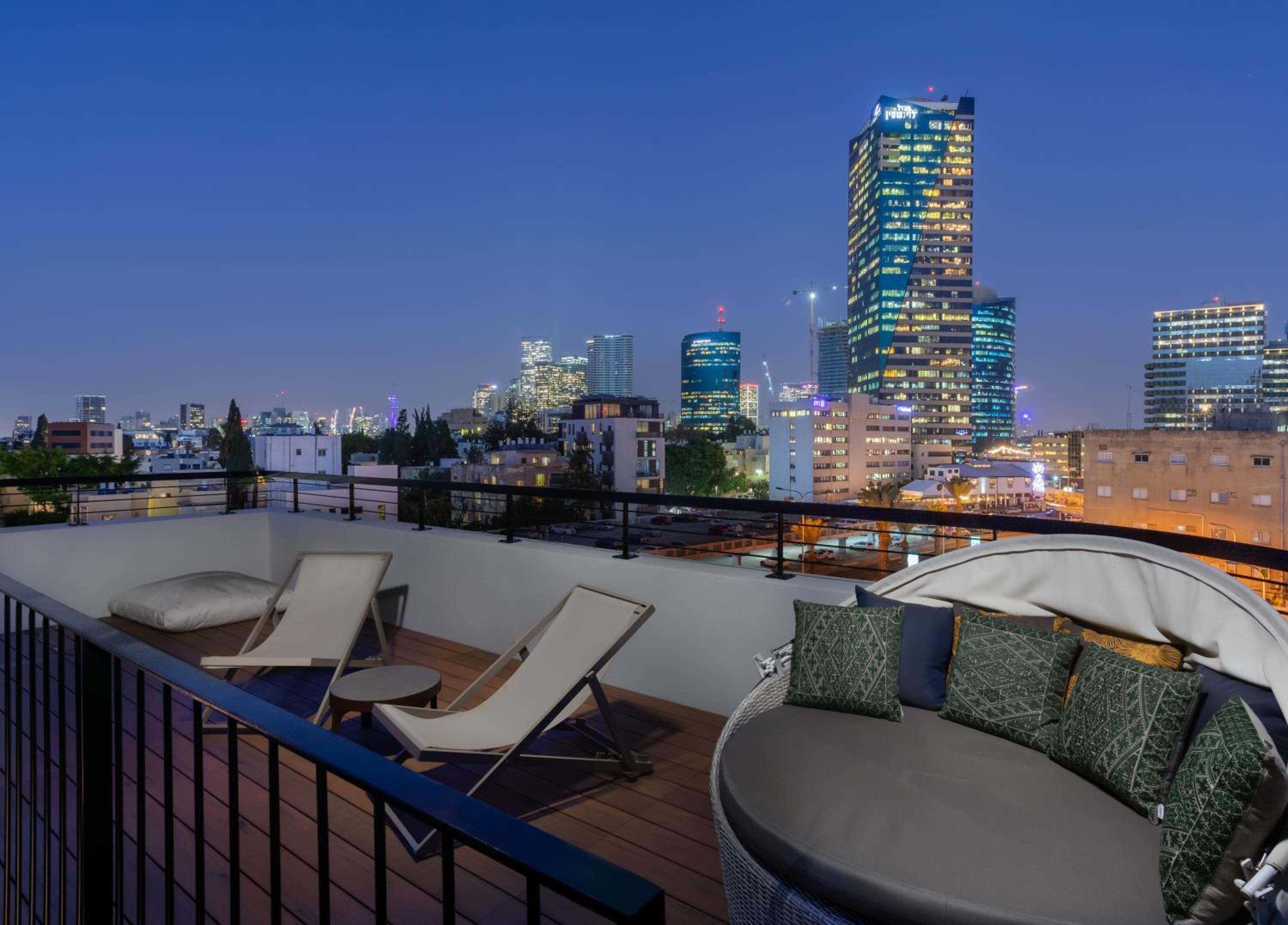 Penthouse 3BR near Rothschild bd by HolyGuest view 3