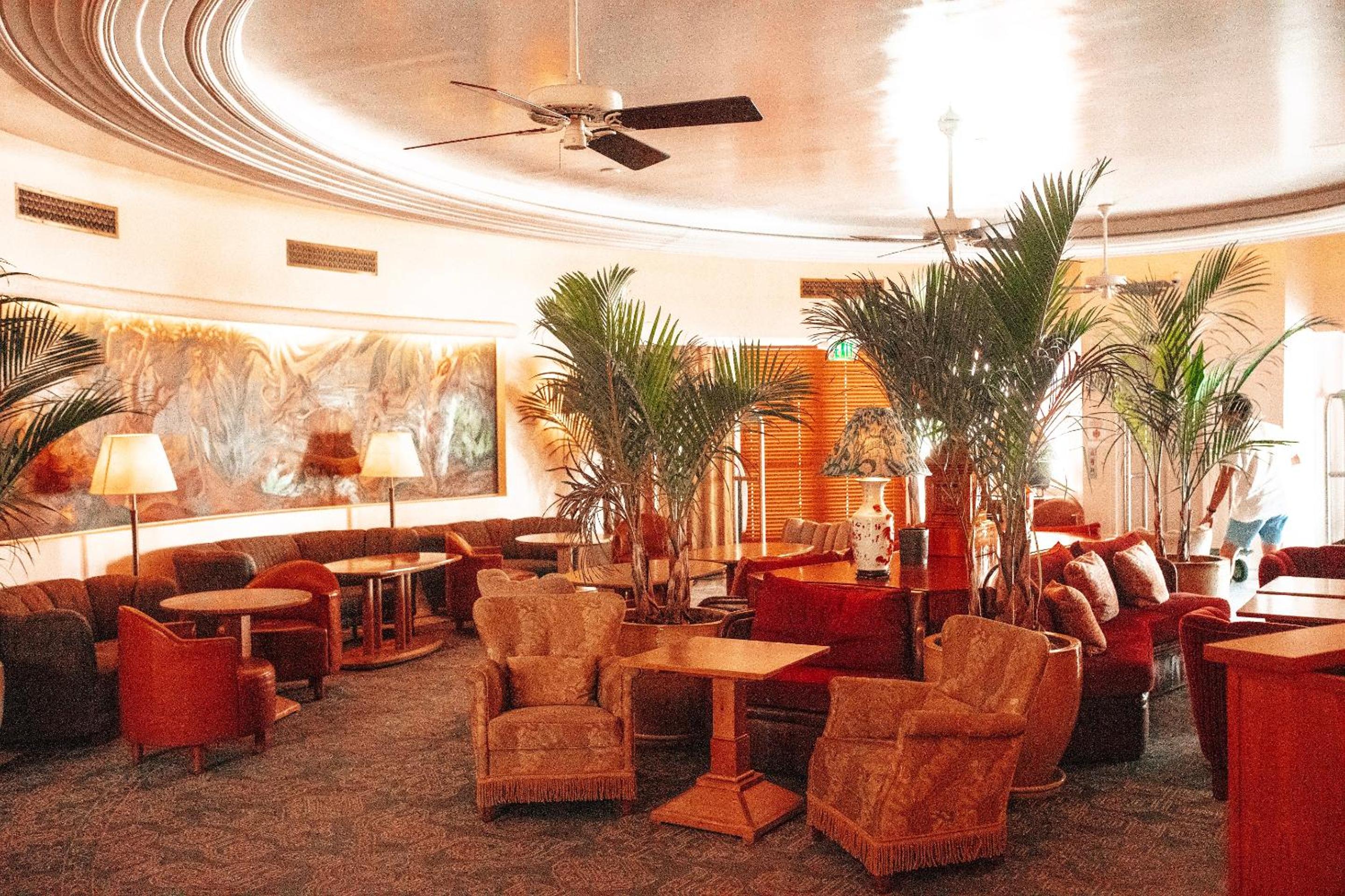 lounge