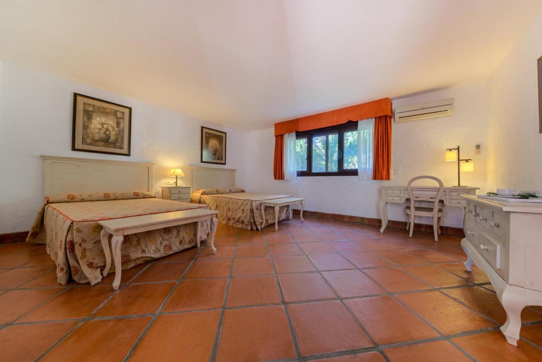 Hacienda Roche Viejo