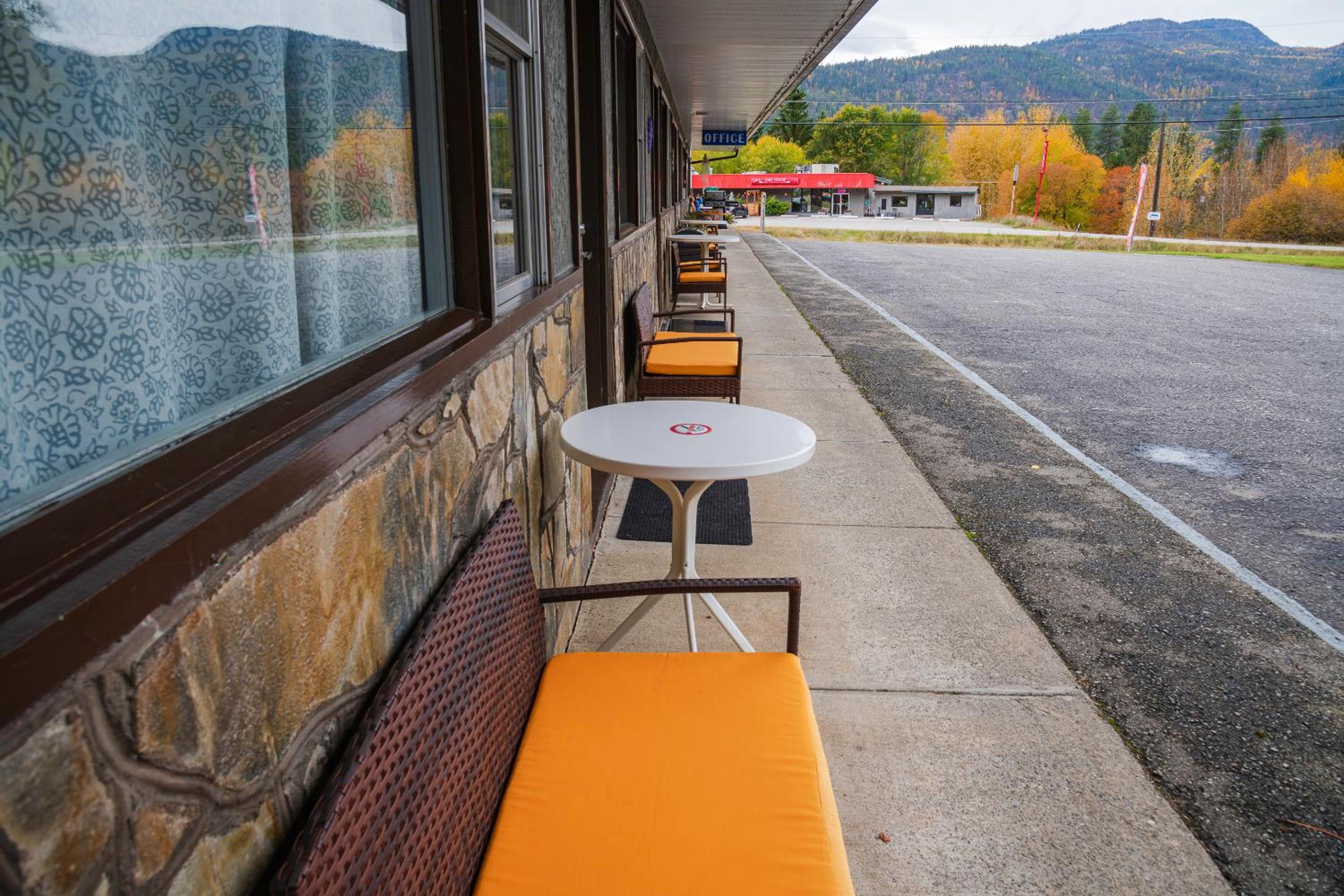 Lakeview Motel