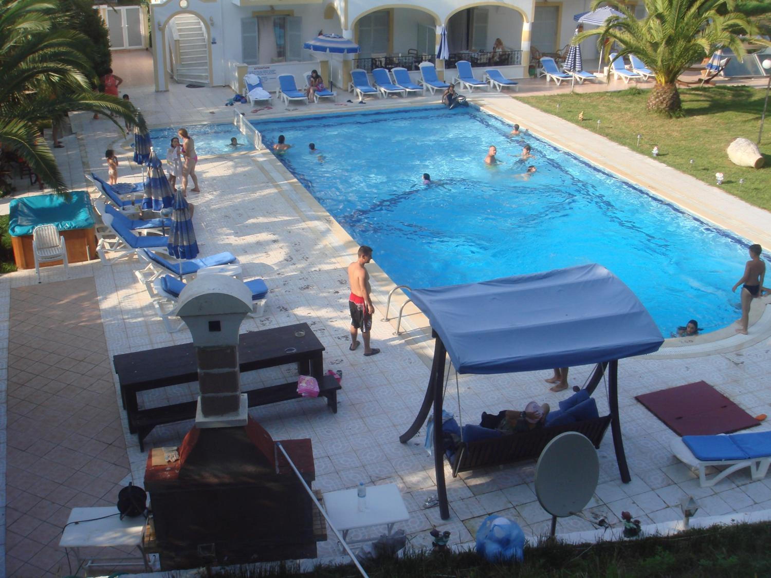 swimming pool