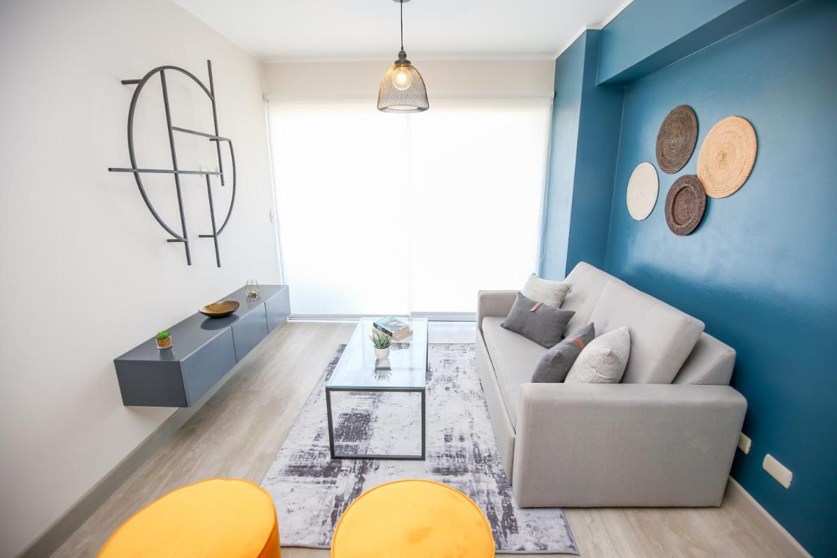 Trendy Host Black - San Isidro view 2