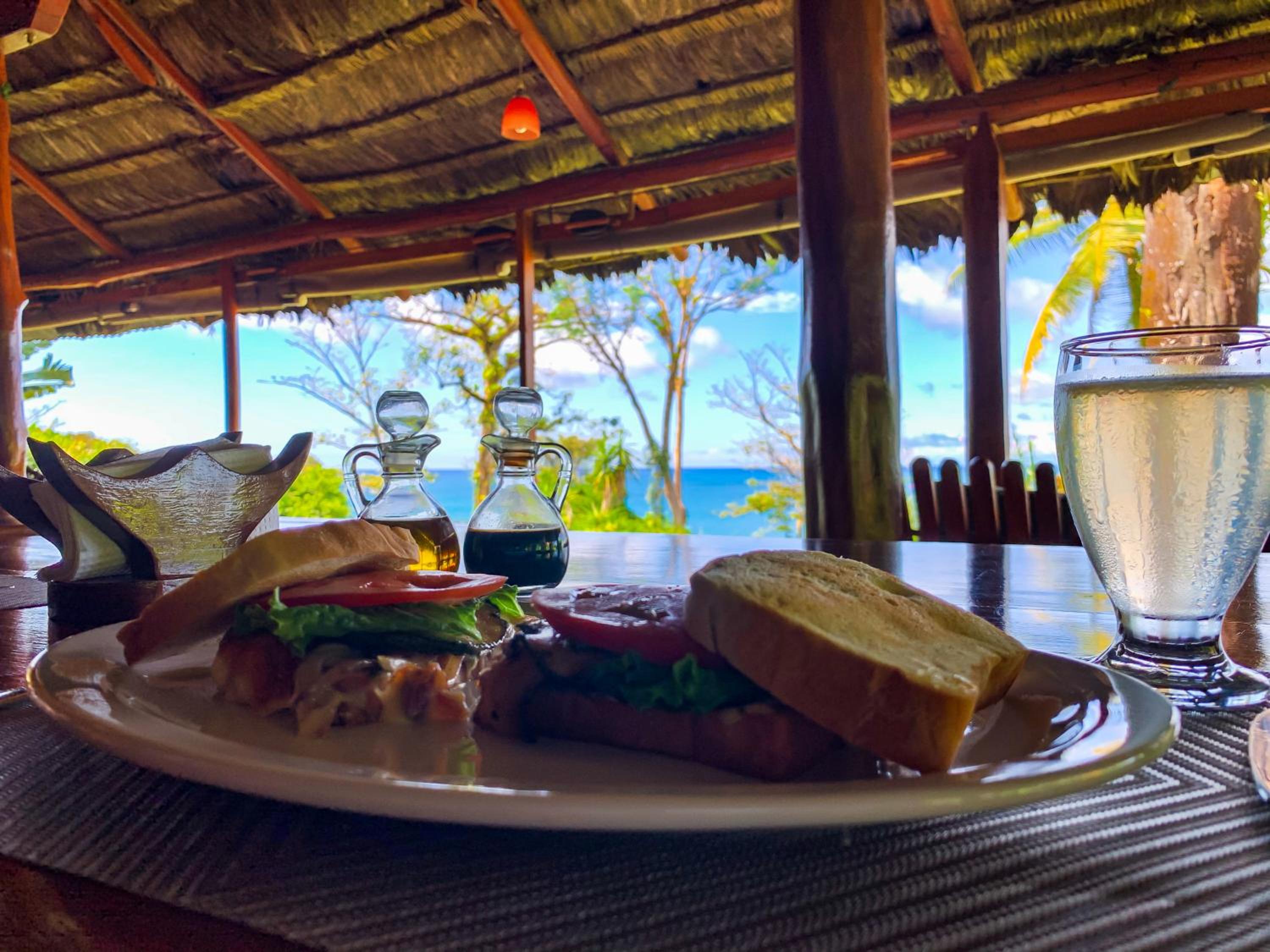 Las Caletas Lodge