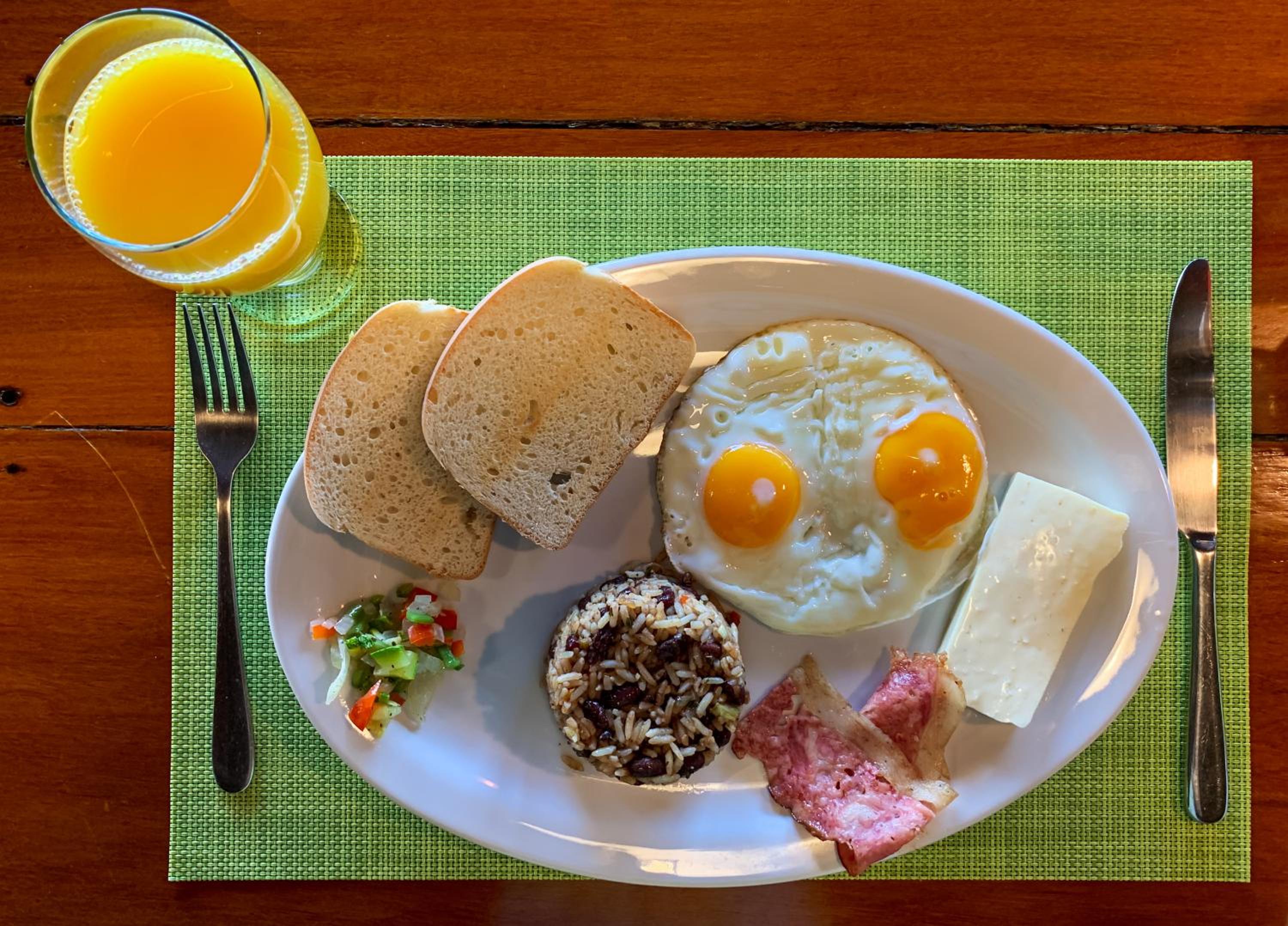 Las Caletas Lodge