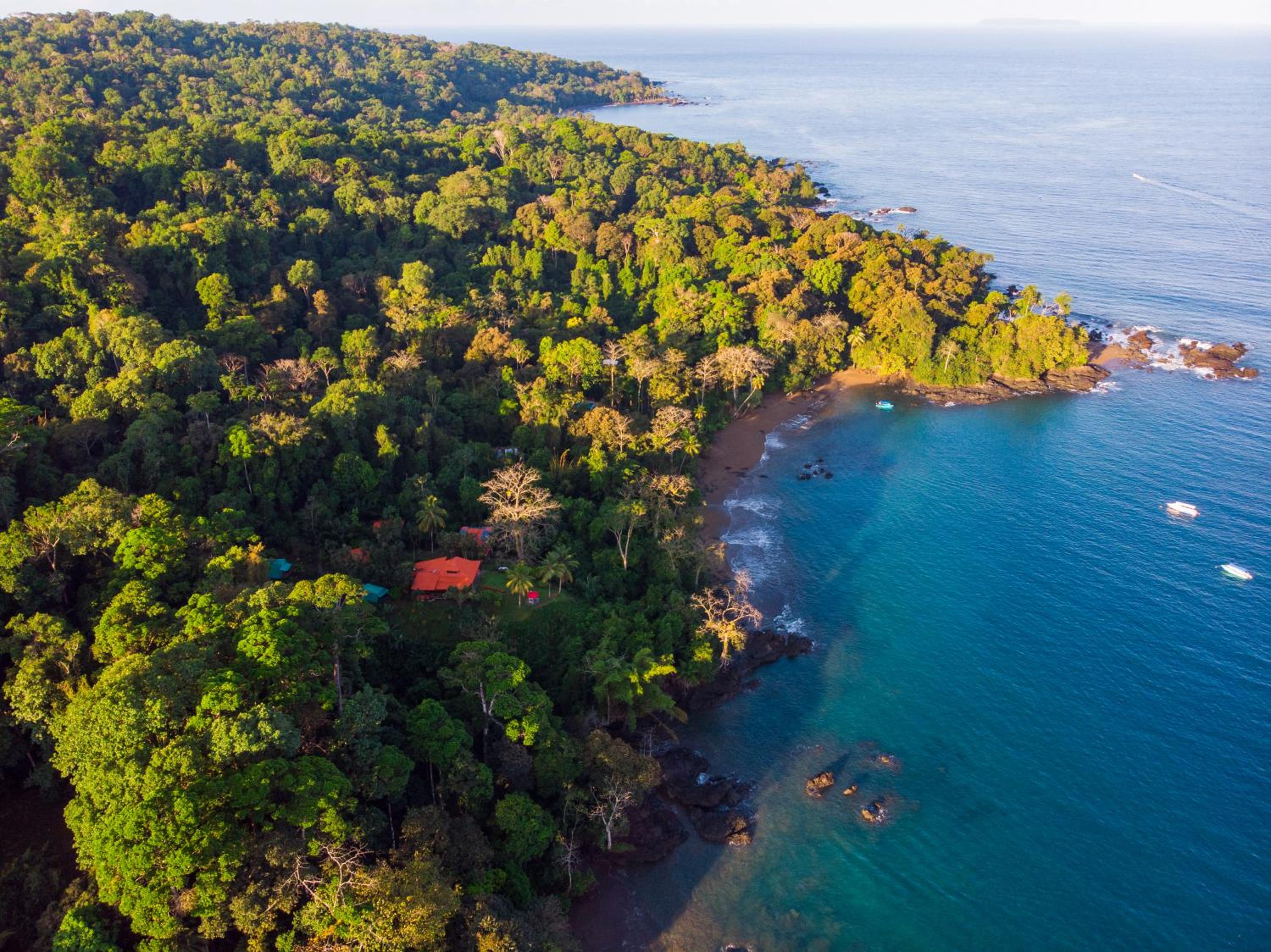 Las Caletas Lodge