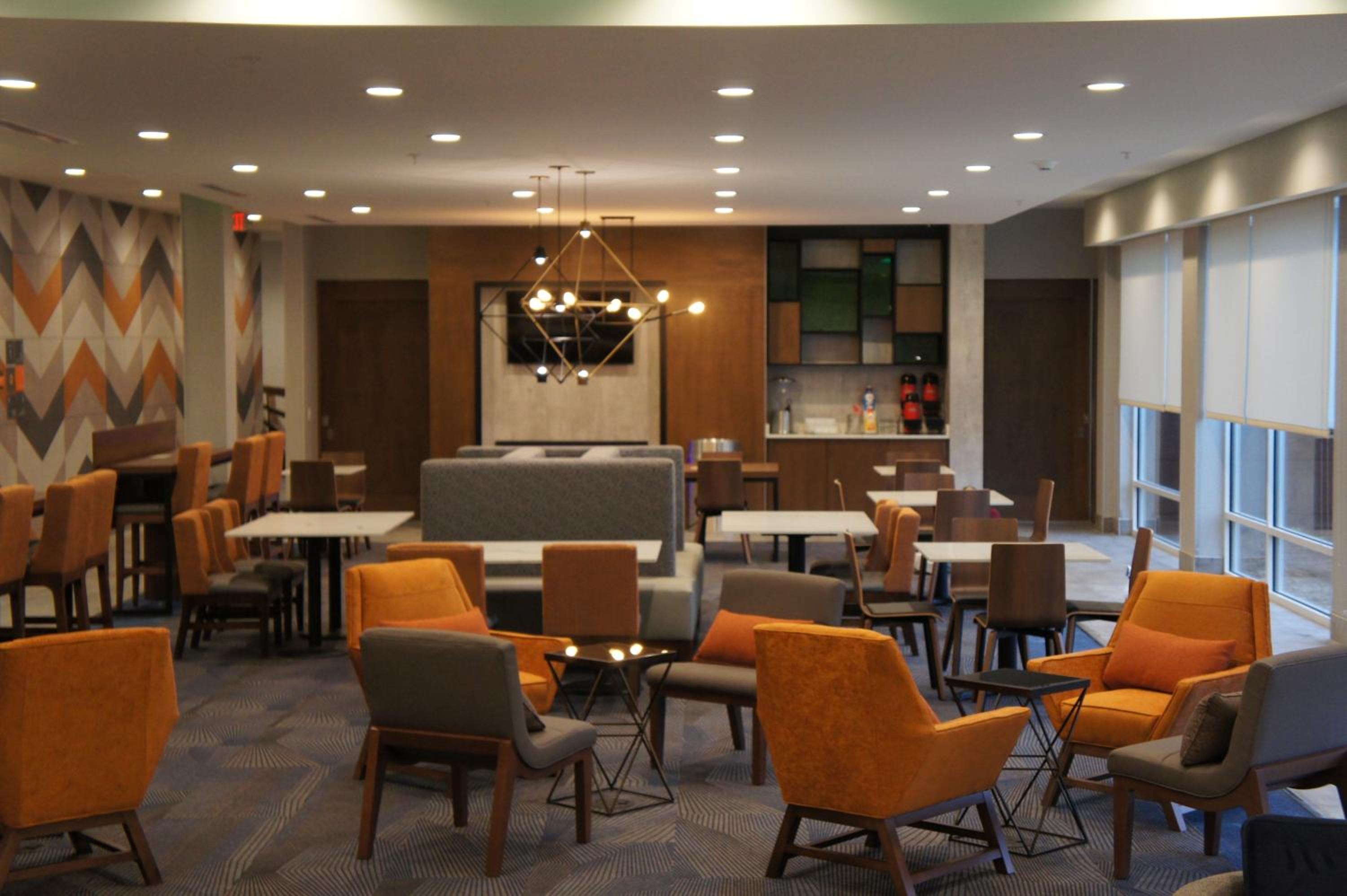 Oxford Vacations - La Quinta Inn  Suites by Wyndham Oxford - Property Image 20