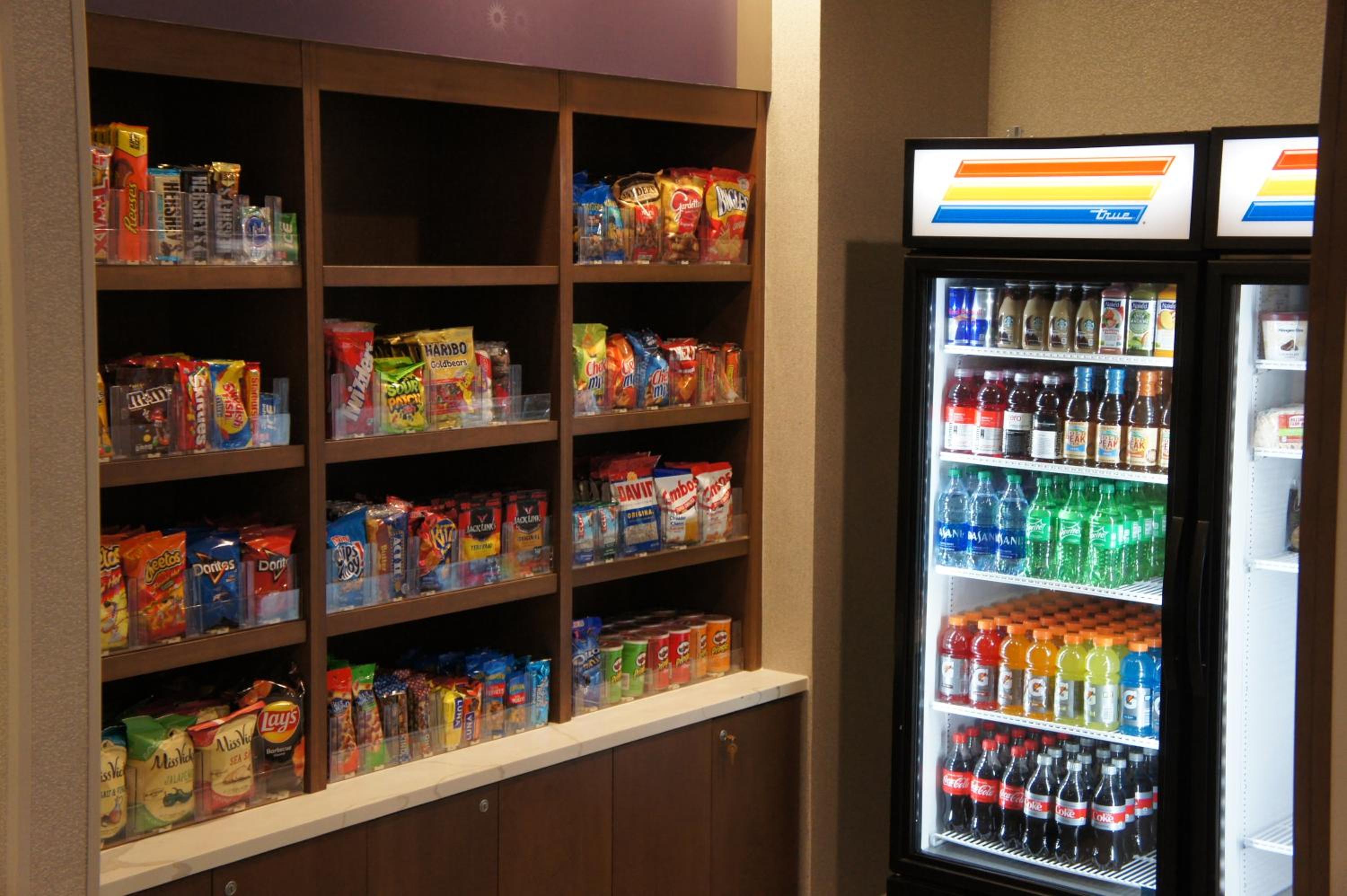 Oxford Vacations - La Quinta Inn  Suites by Wyndham Oxford - Property Image 21