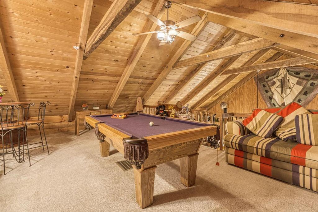 Bear End - Relax in Hot Tub, Specials, FREE Area Attraction Tickets!!! view 4