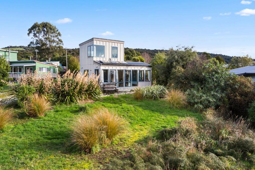 Surfinn Eco Cottage - Papatowai Cottage, photo 13