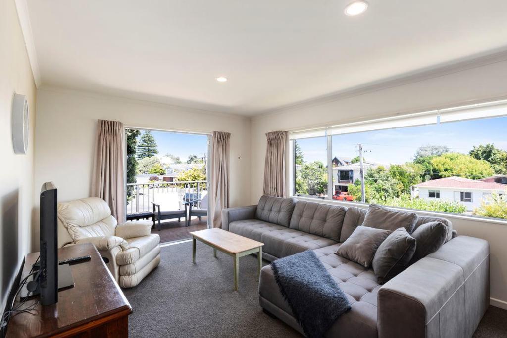 Sun on Seaview - Paraparaumu Beach Holiday Home, photo 11