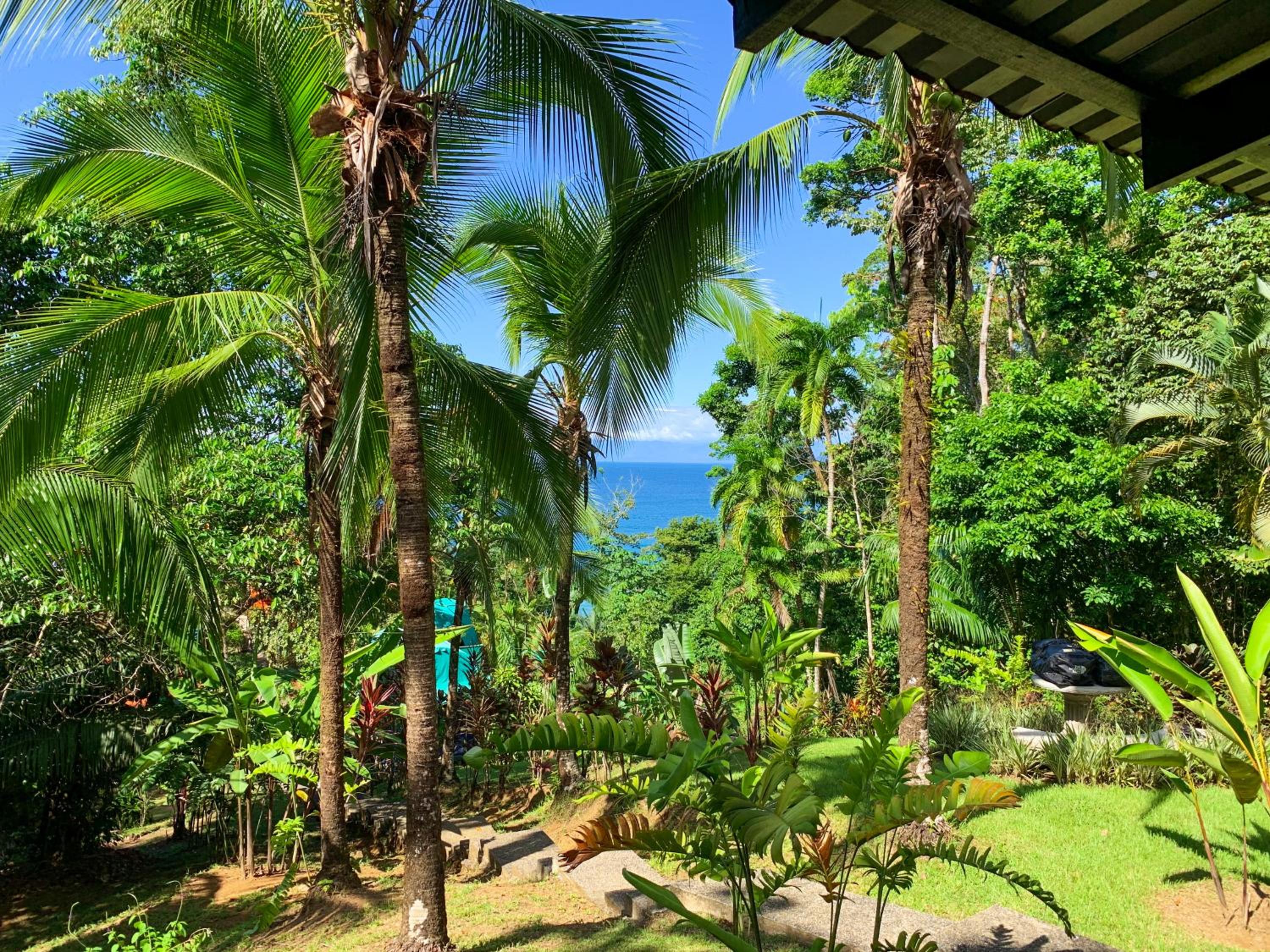Las Caletas Lodge