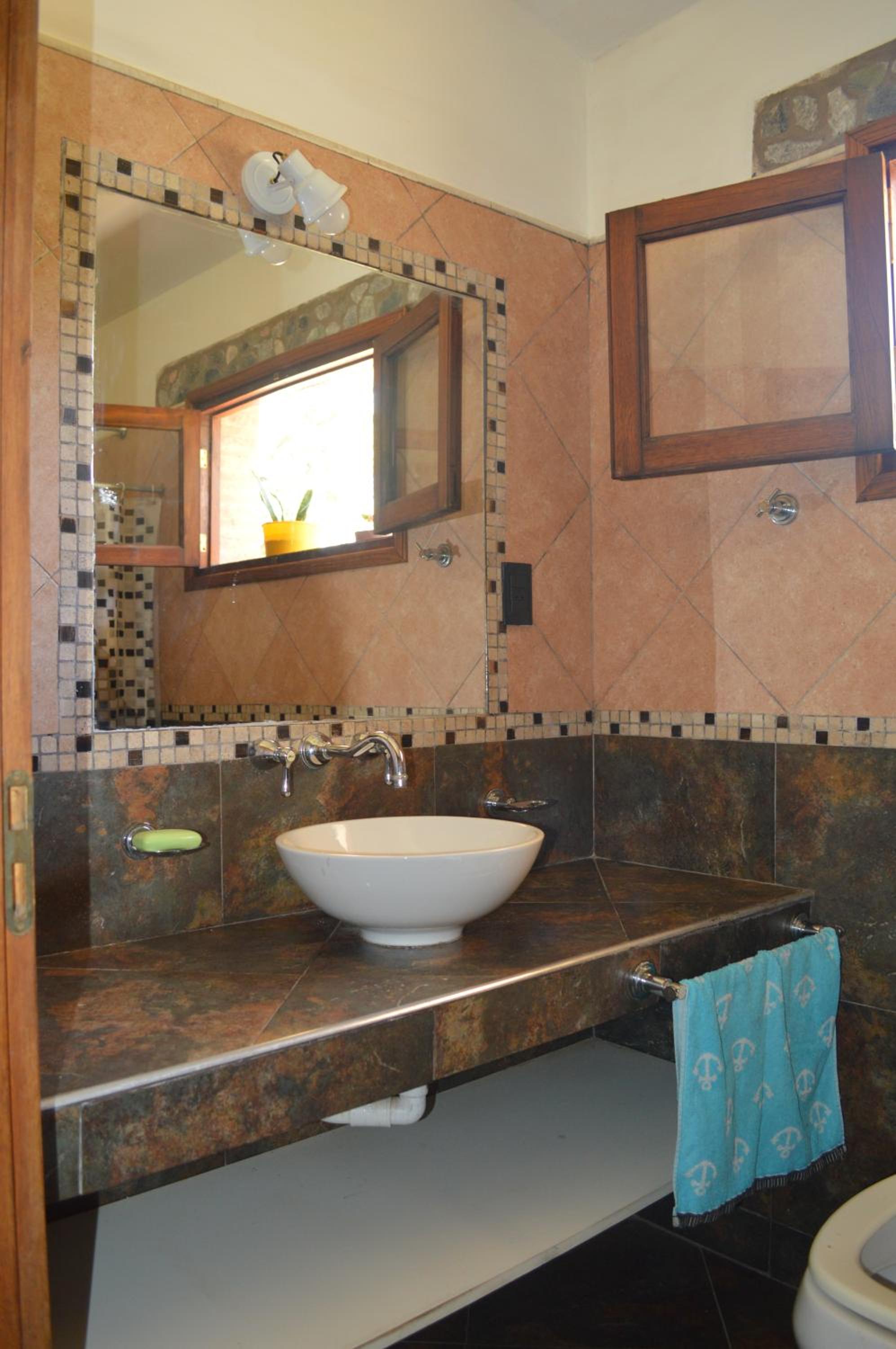 Alojamiento en casa quinta, habitación privada