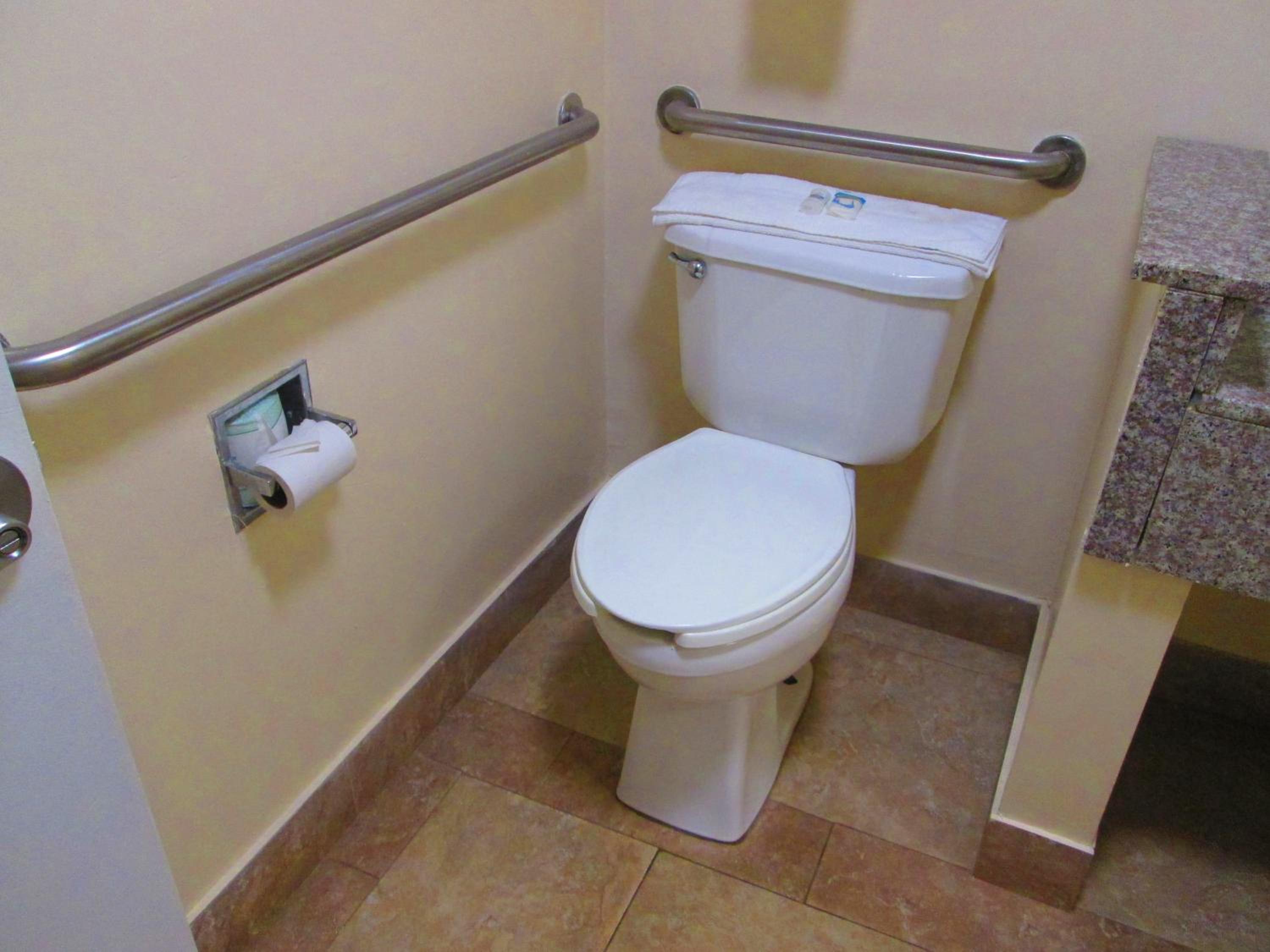 Regency Inn Near Boardwalk & Hurlburt Field view 4