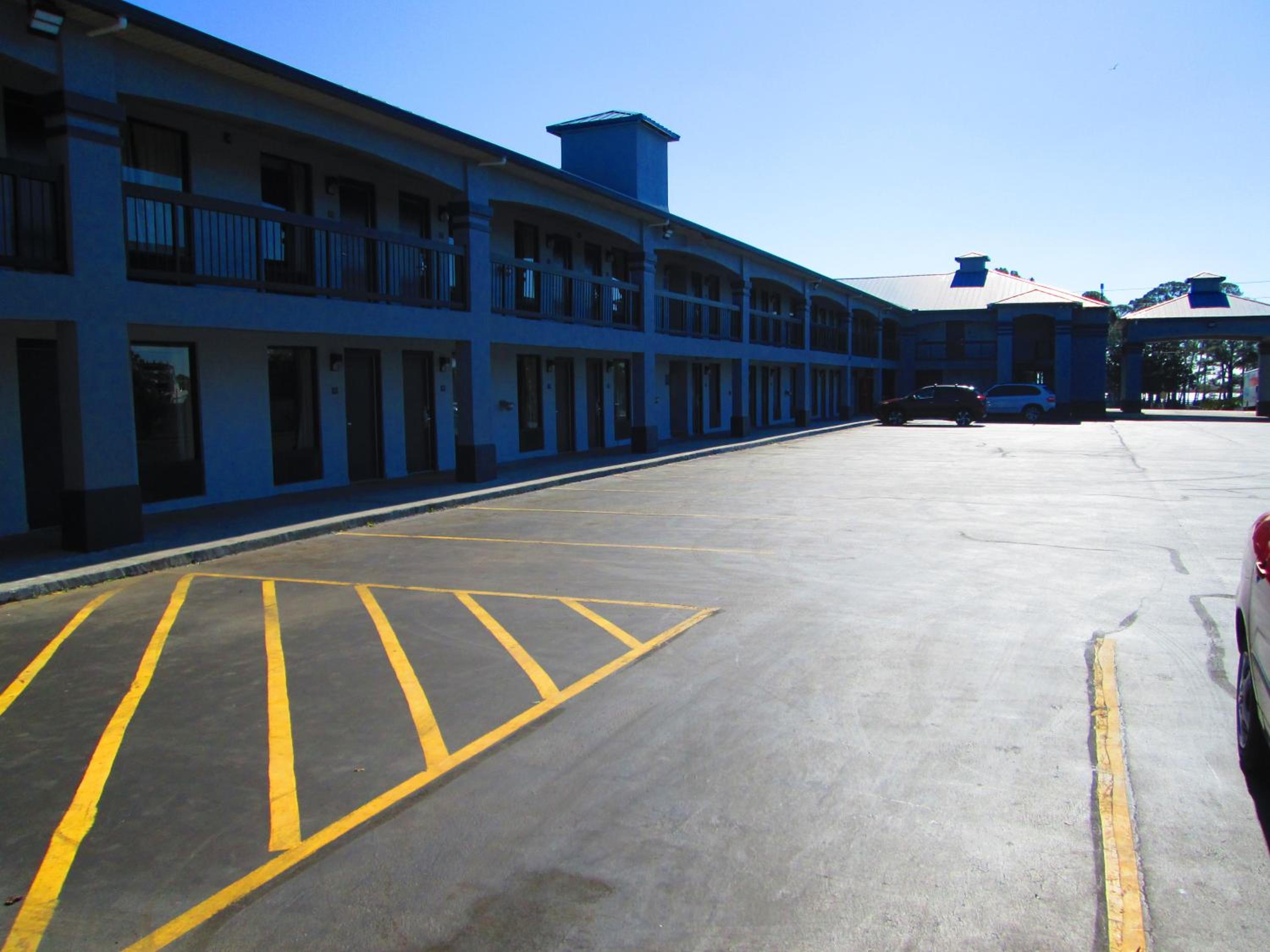 Regency Inn Near Boardwalk & Hurlburt Field view 2