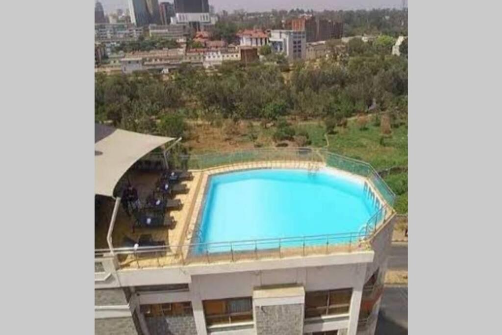 Studio Near Westlands & CBD Nairobi with Rooftop Pool view 2