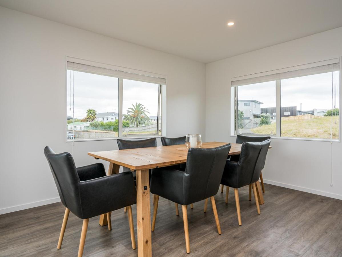 Ruakaka Sands - Ruakaka Holiday Home view 3
