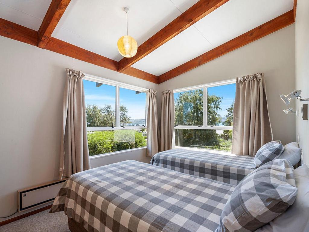Wharewaka Hideaway - Wharewaka Holiday Home view 3