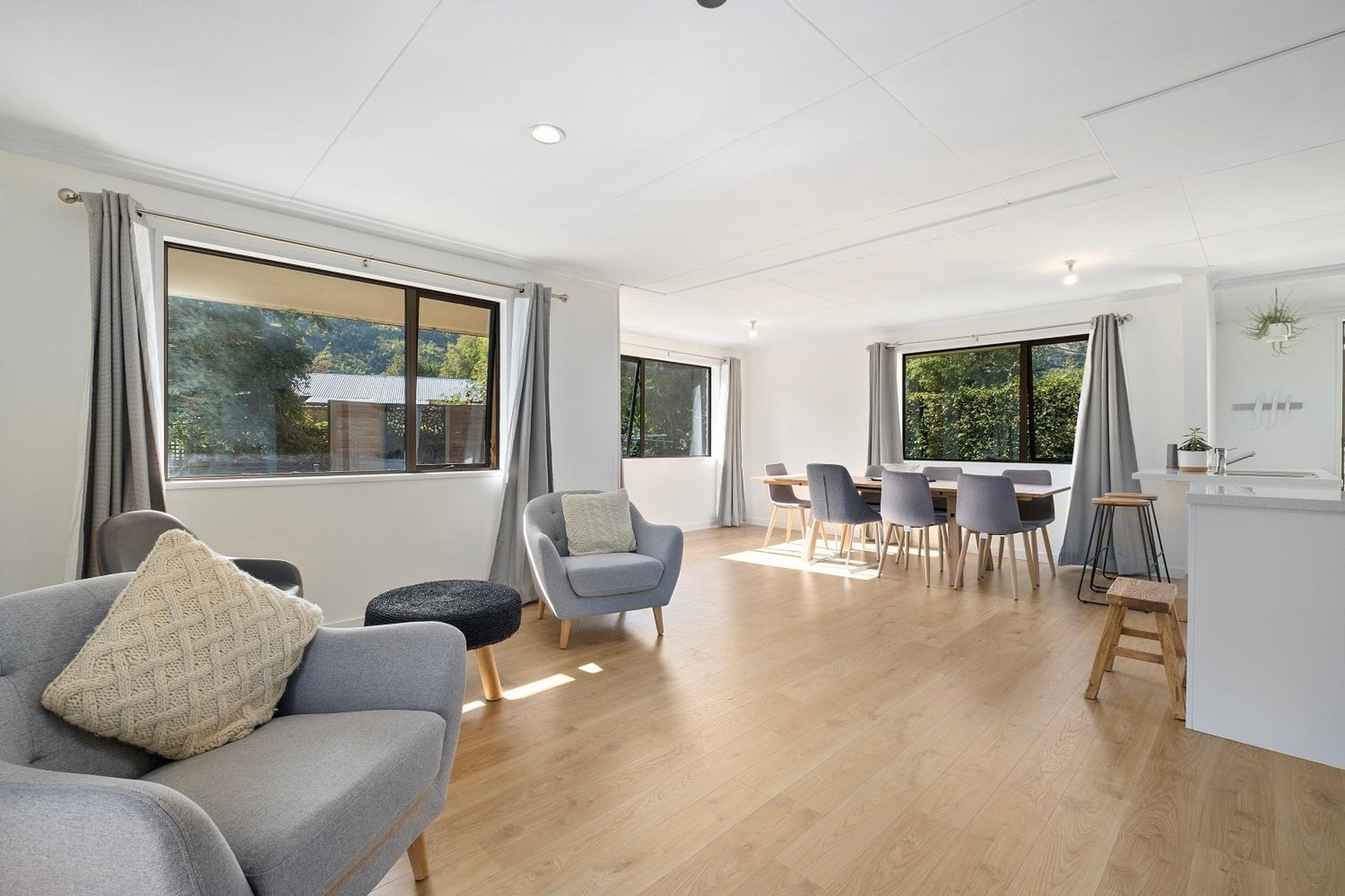 Rees on Reid - Arrowtown Holiday Home view 4
