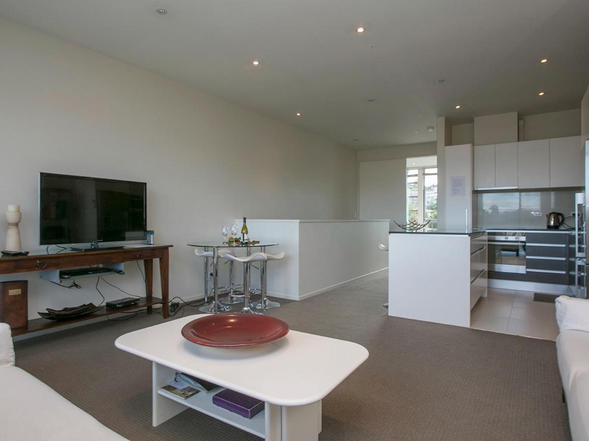 Marinaside Villa - Taupo Holiday Apartment view 2