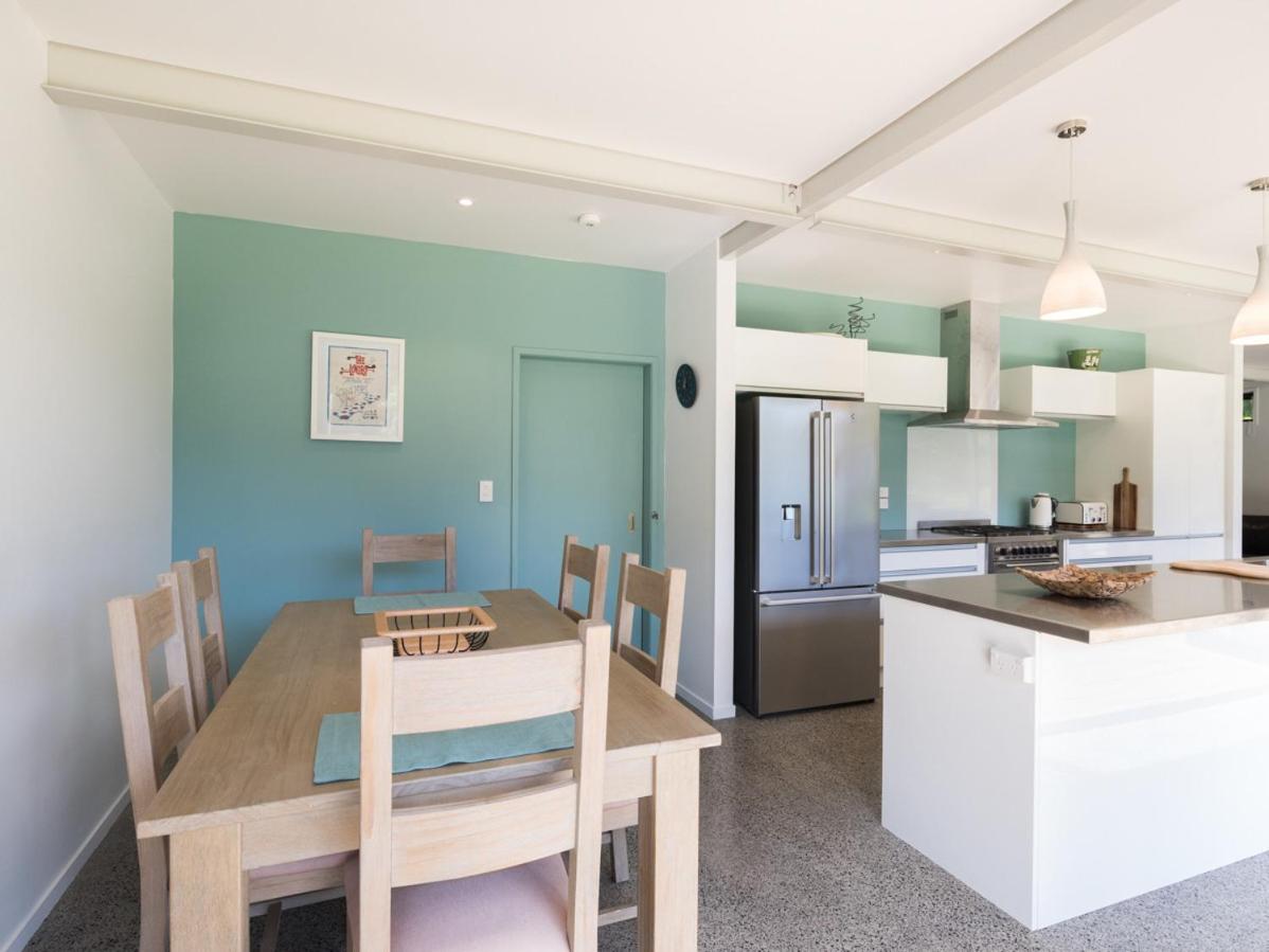 Paihia Centre Peace - Central Paihia Holiday Home view 2
