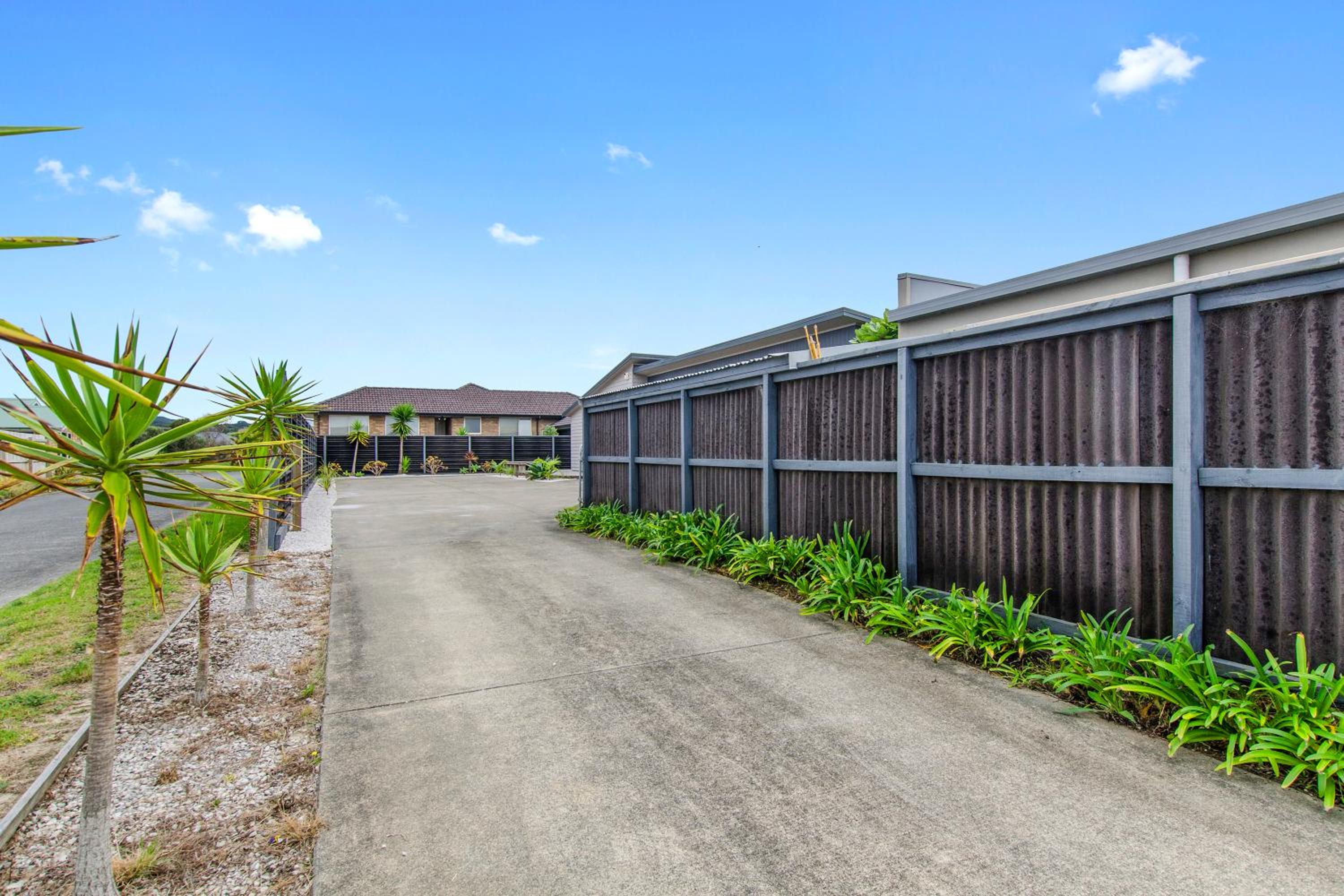 Beauty on Bream Bay - Ruakaka Holiday Home view 2