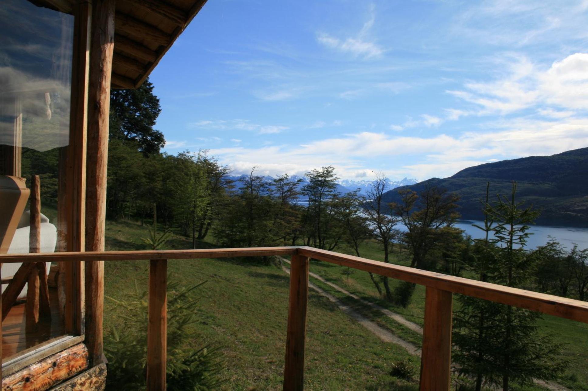 Mallin Colorado Ecolodge