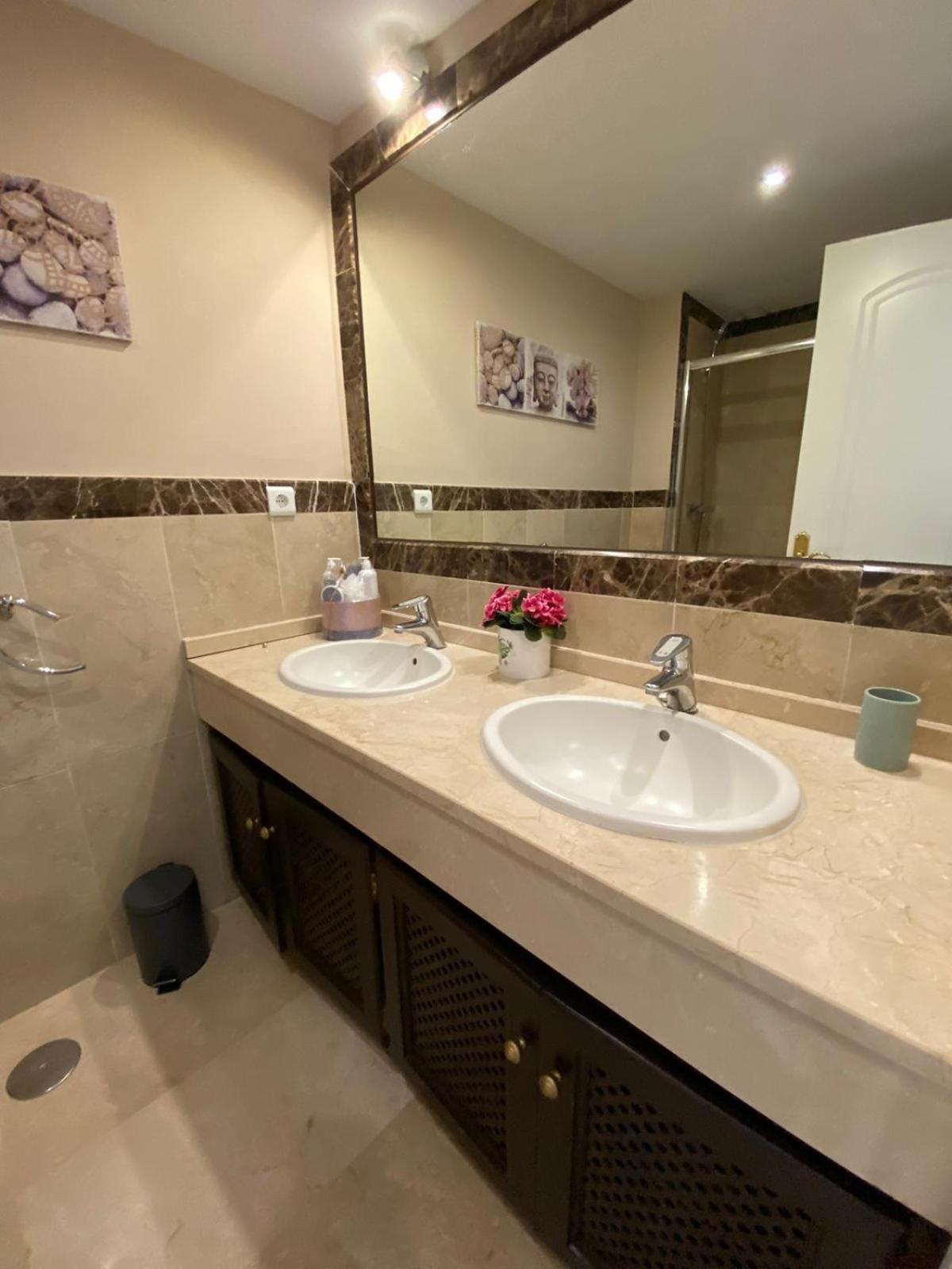 Marbella Vacations - Luxury beach side apartment in Marbella Playa - Property Image 54