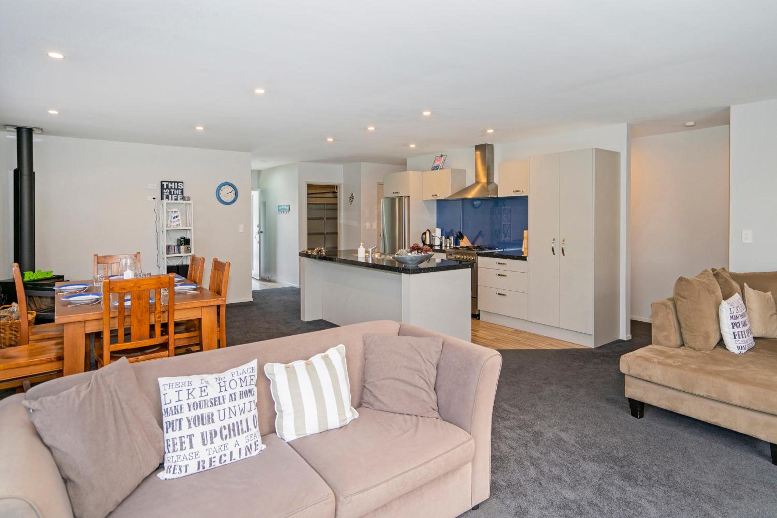 The Blue Rendevous - Whangamata Holiday Home
