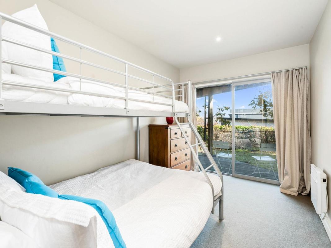 Lake Views on Yewlett - Queenstown Holiday Home