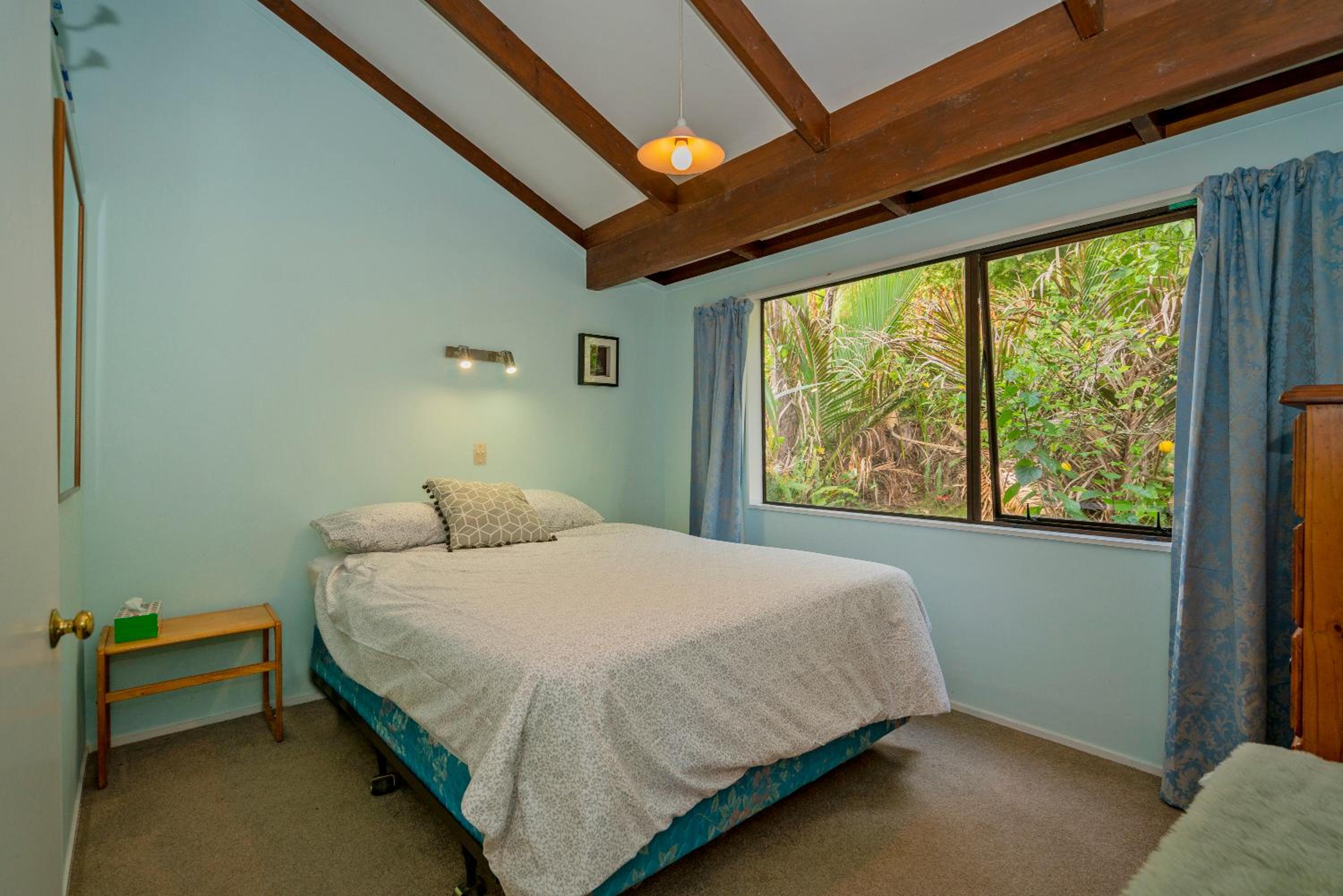 Bluebird Bach - Onemana Holiday Home view 2