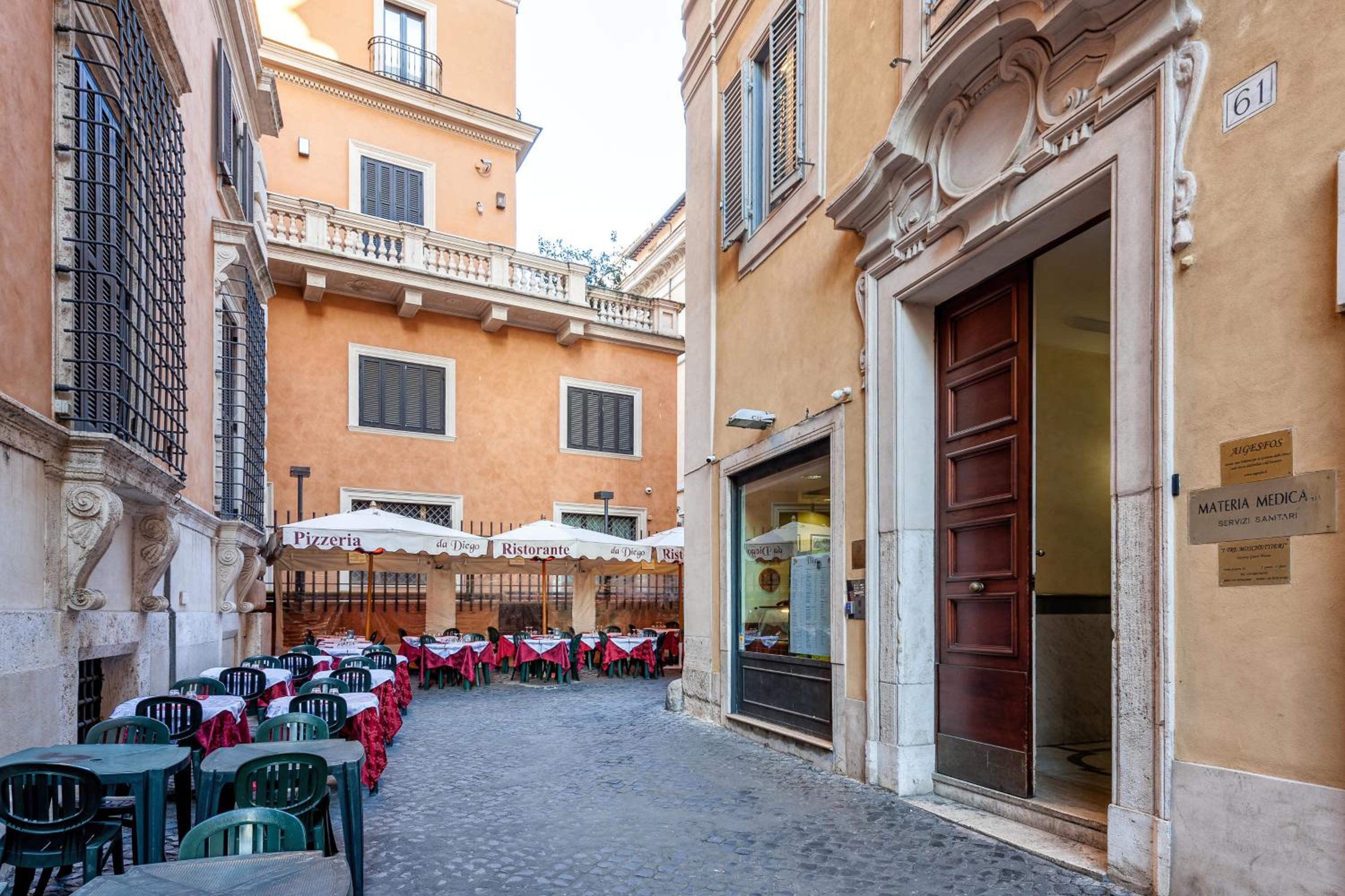 Trevi Fountain Stylish Penthouse IREX Apartment