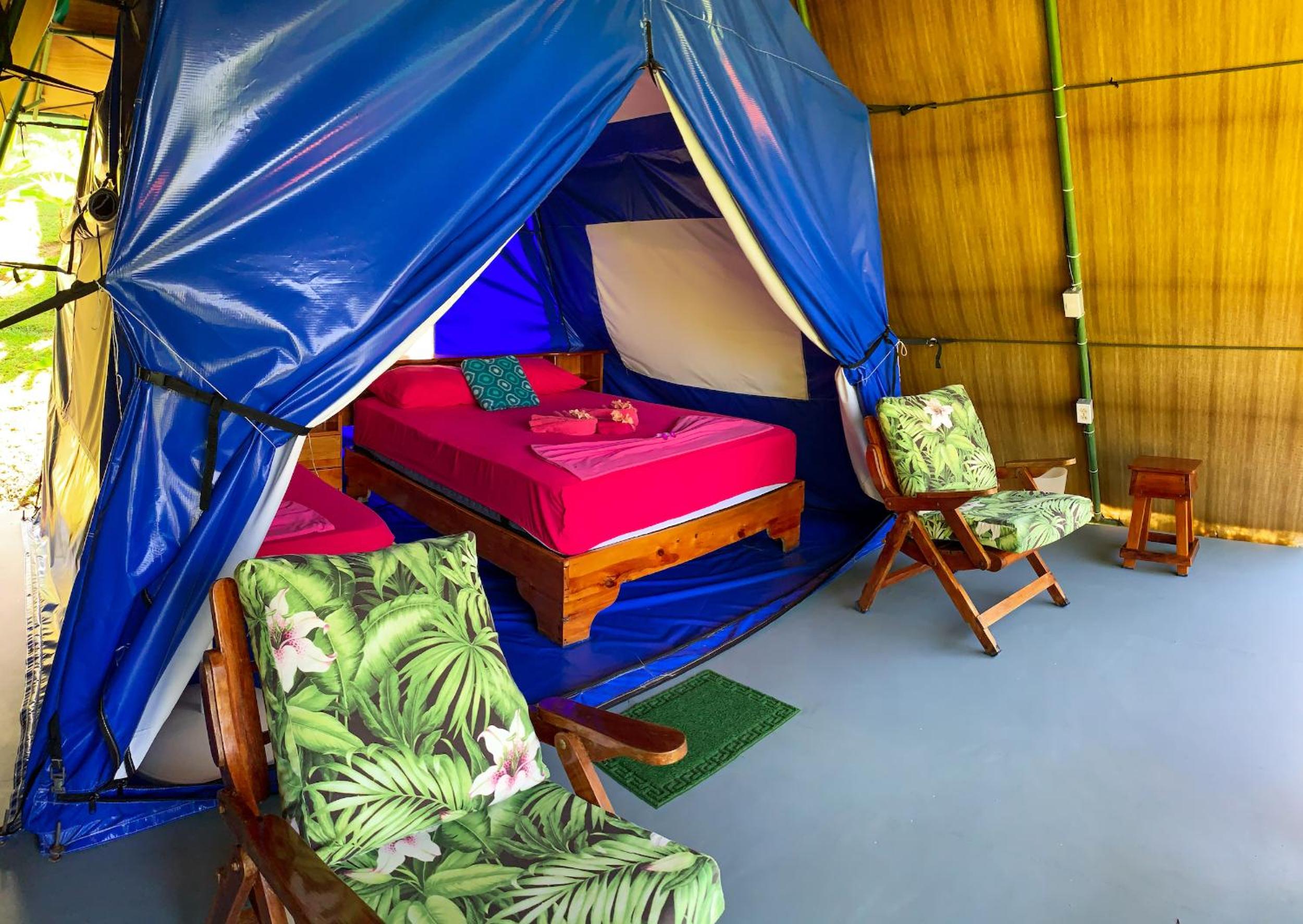 Las Caletas Lodge