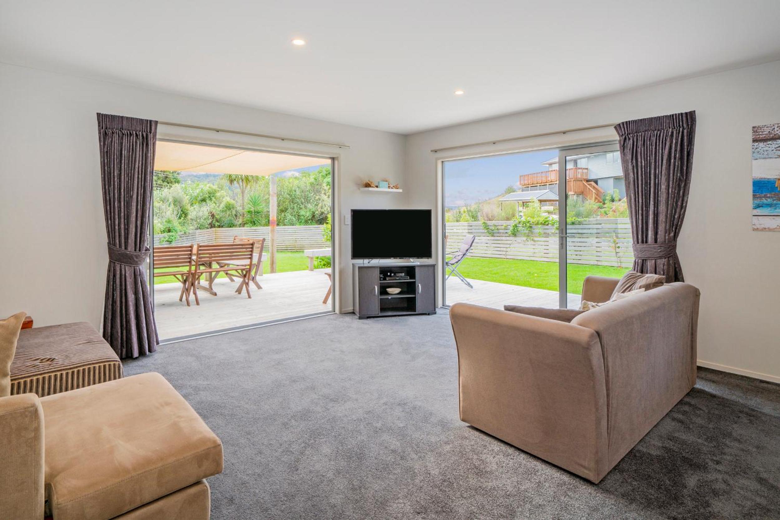 The Blue Rendevous - Whangamata Holiday Home